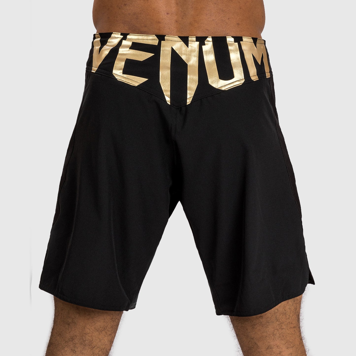Venum Light 5.0 ファイトショーツ - ブラック/ゴールド