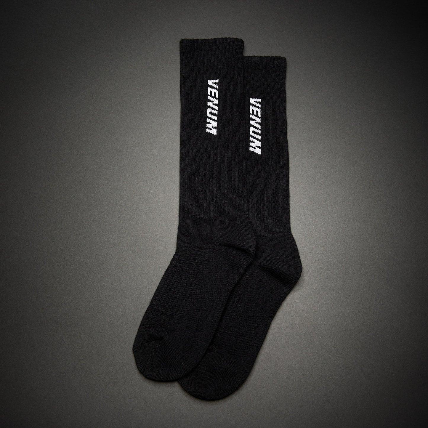 Venum Essential オーバーザカーフ靴下 – ブラック/ホワイト