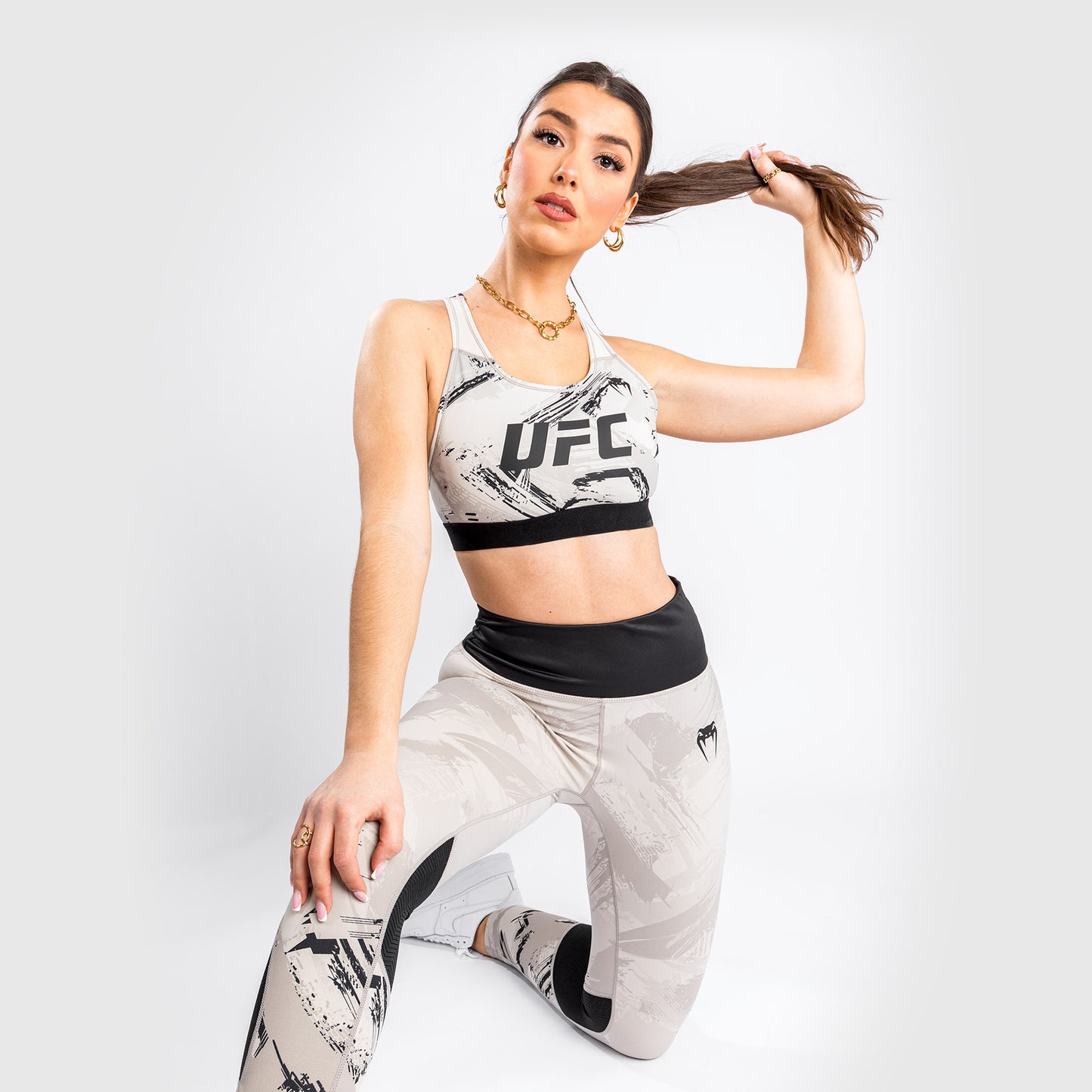 Venum UFC Authentic Fight Week 2.0 レディース スポーツブラ - サンド/ブラック