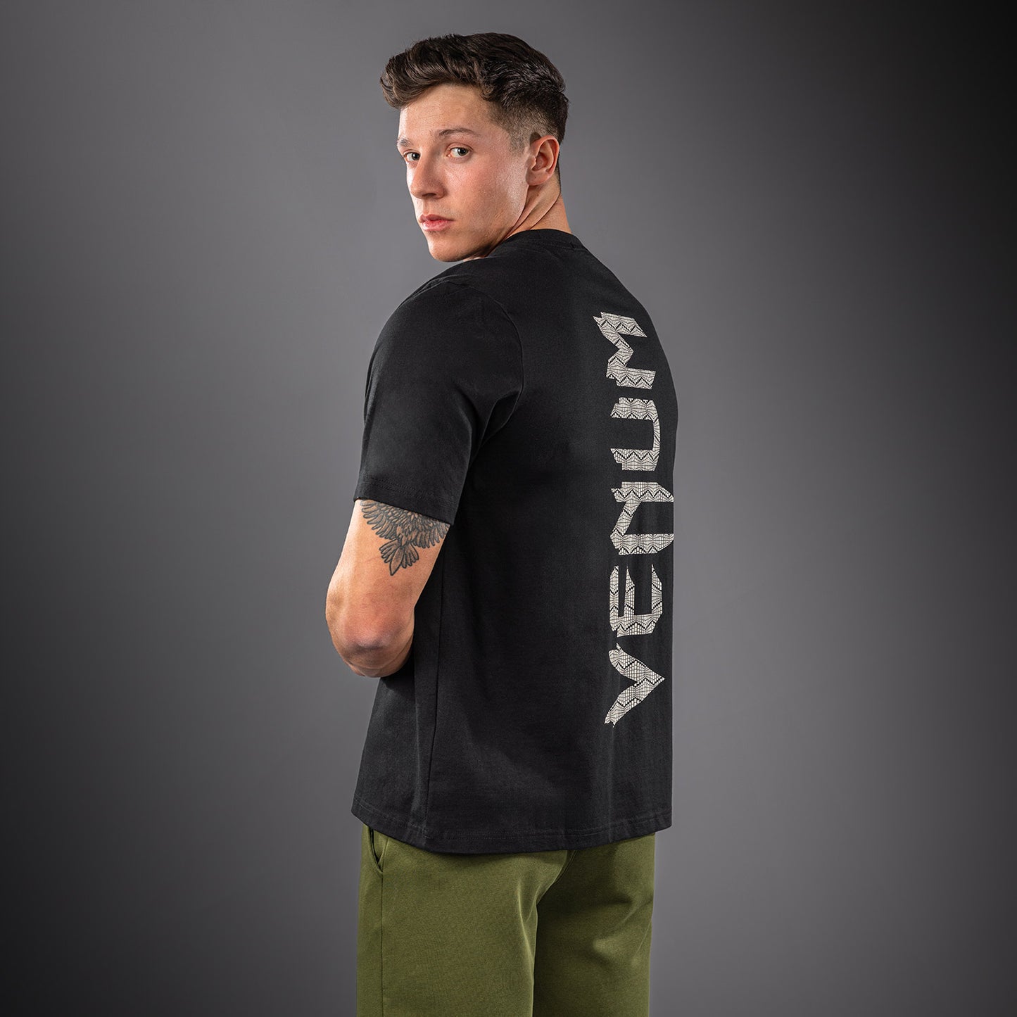 Venum Naga Tシャツ – ブラック