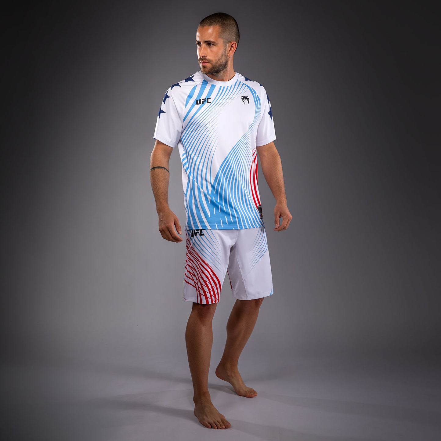 Official UFC Freedom 250 by Venum メンズ Authentic Fight Night ウォークアウト ジャージ - ホワイト