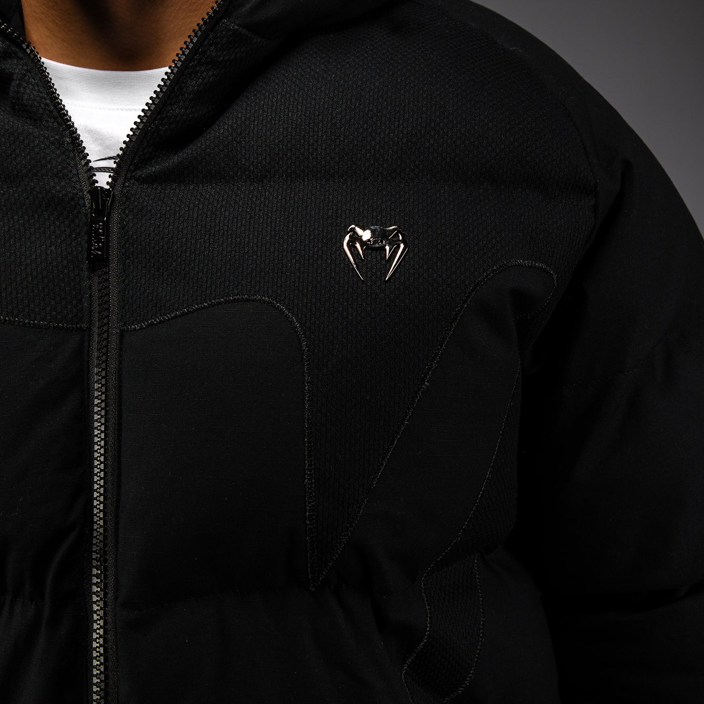 Venum Attack Urban Gi ダウンジャケット – ブラック