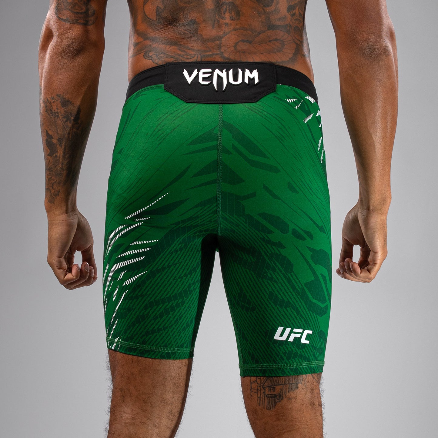 UFC Fusion by Venum Authentic Fight Night ヴァレトゥードショーツ（男性用） - グリーン