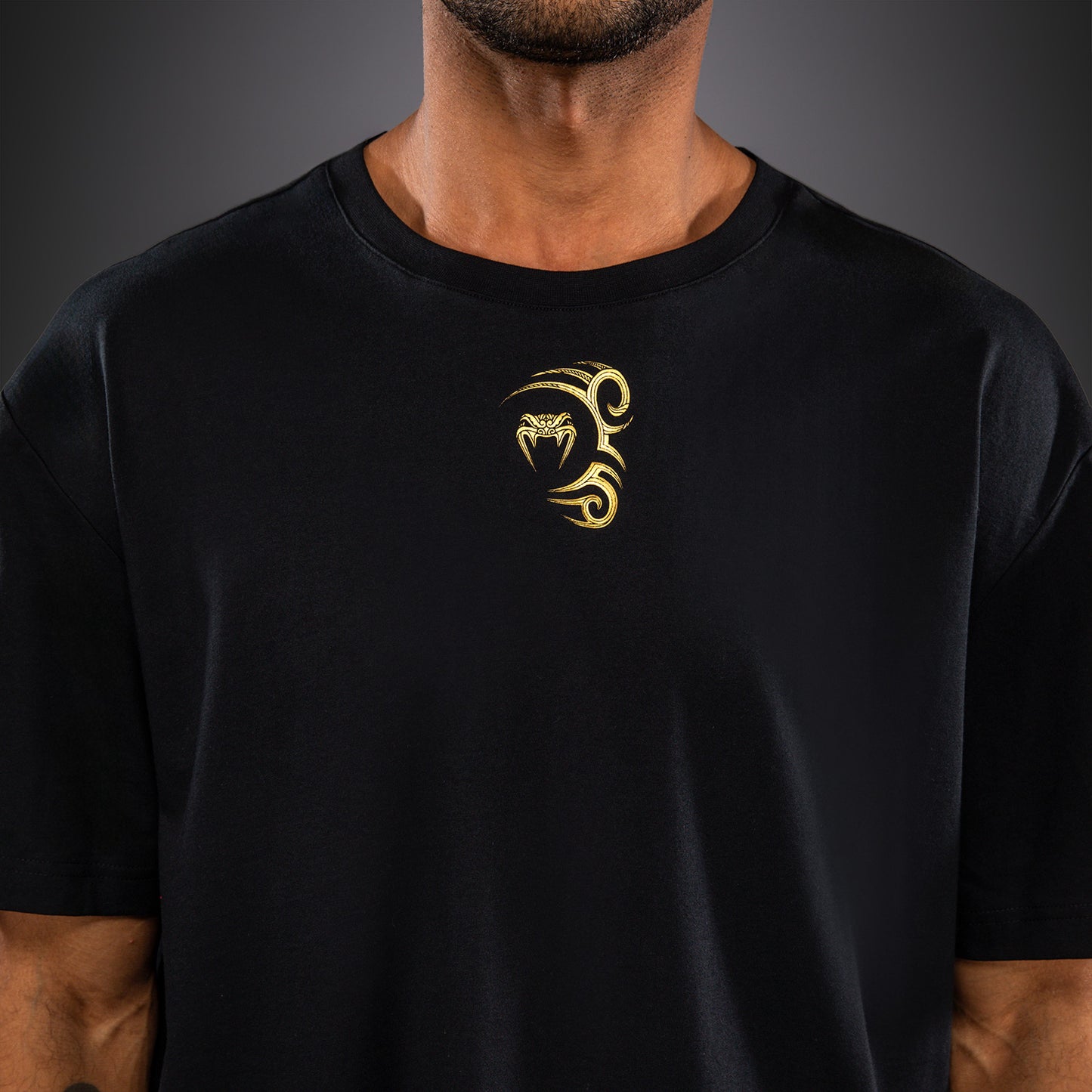 Venum x Mike Tyson Tiger Tシャツ - ブラック/ゴールド