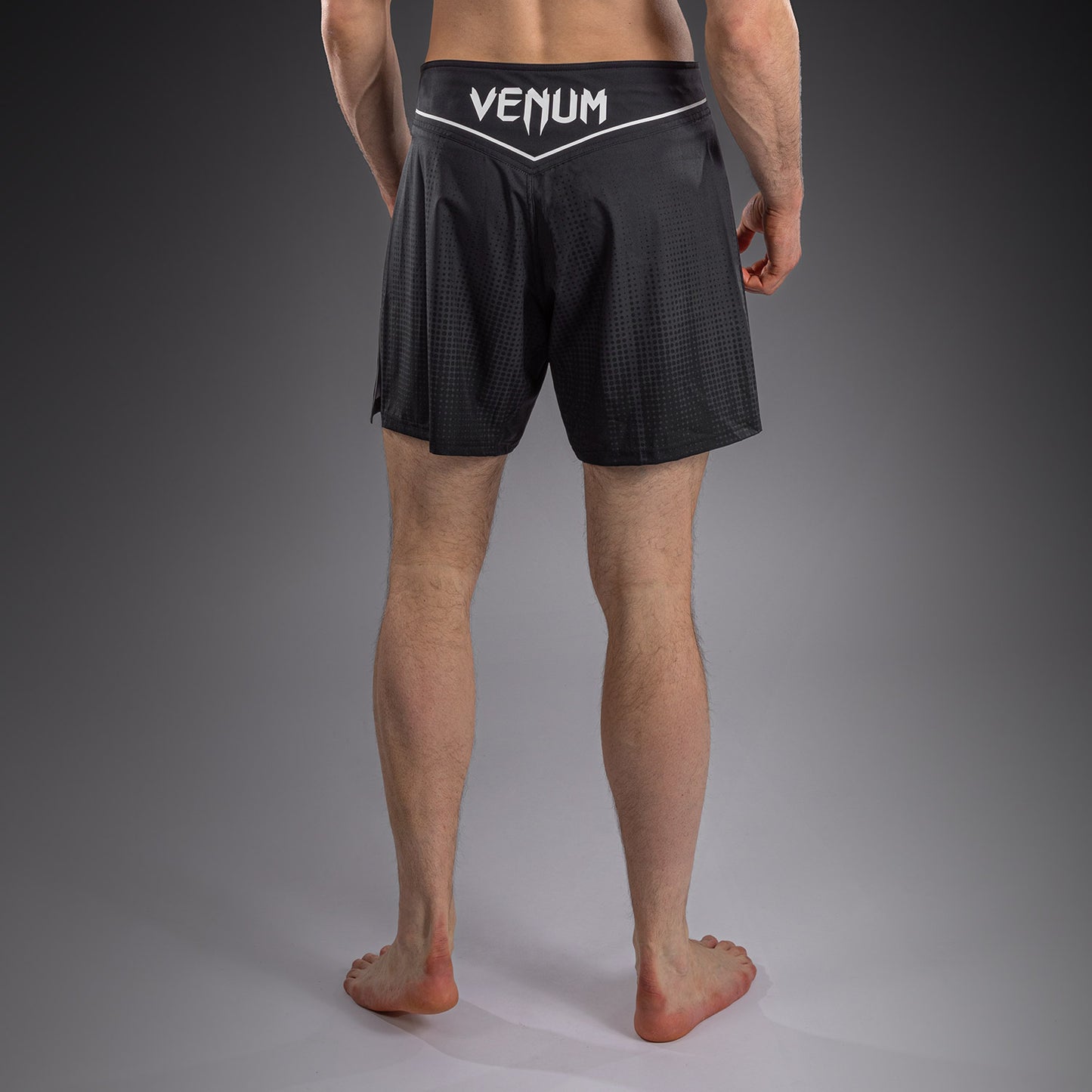 Venum Stealth ファイトショーツ – ブラック/ホワイト