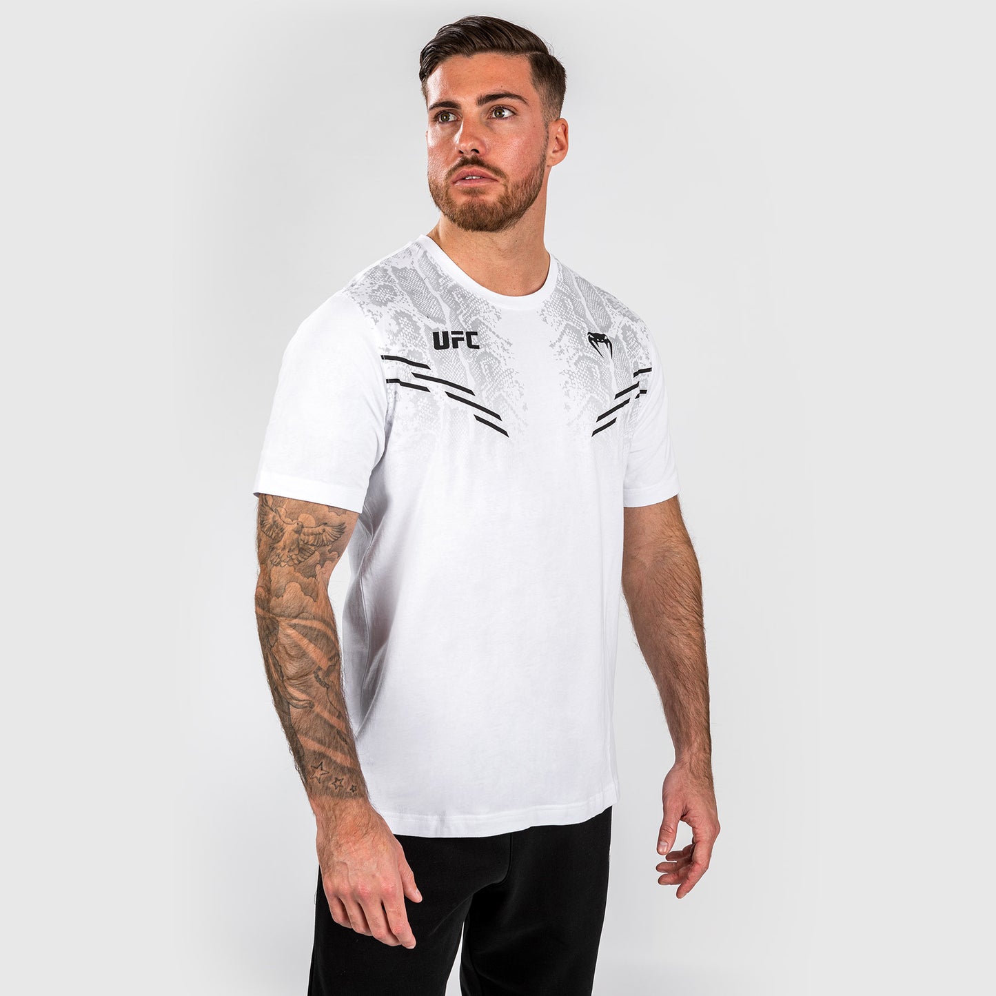 UFC Adrenaline by Venum Replica メンズ半袖Tシャツ - ホワイト