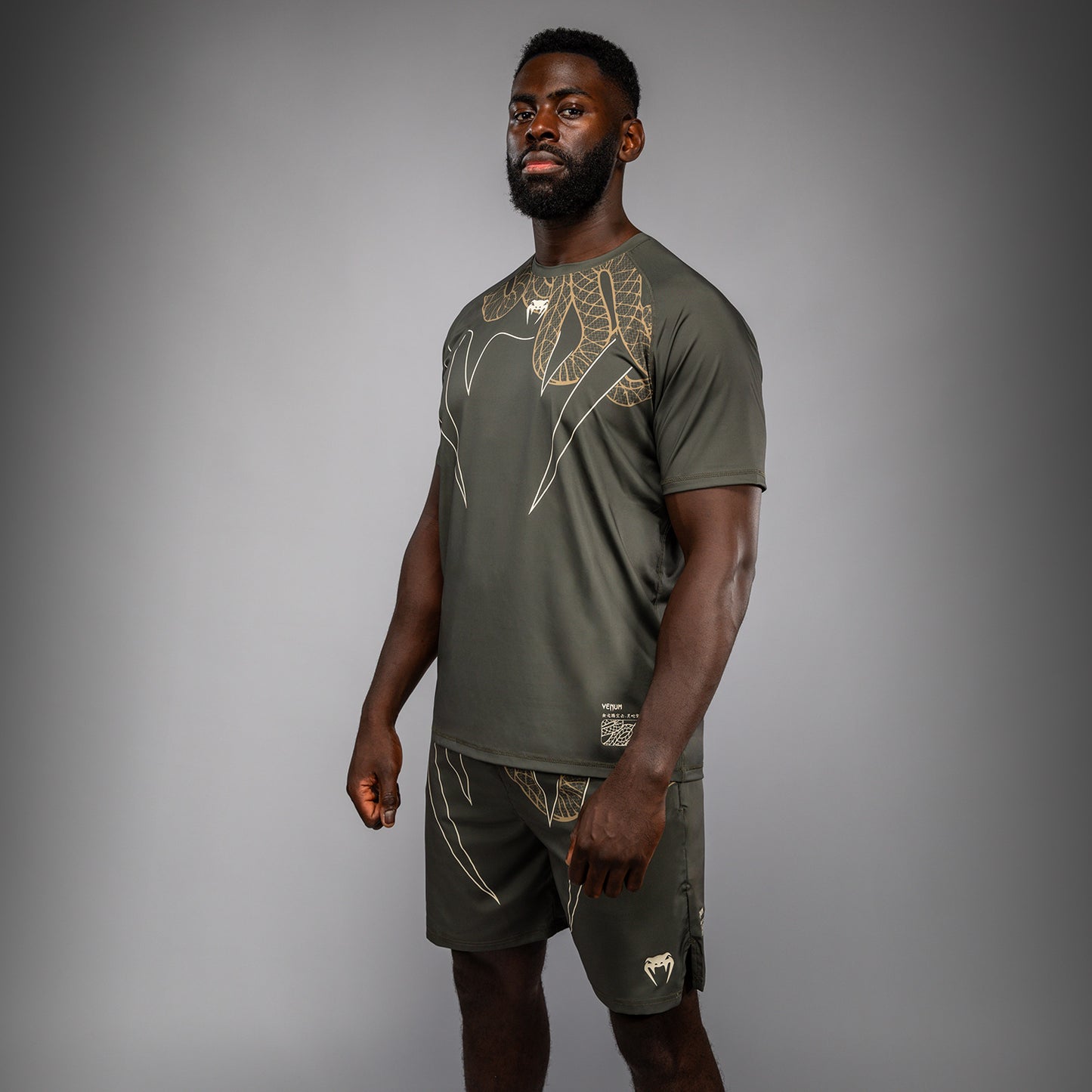 Venum Serpenti Dry Tech Tシャツ – カーキ/ブロンズ/アイボリー