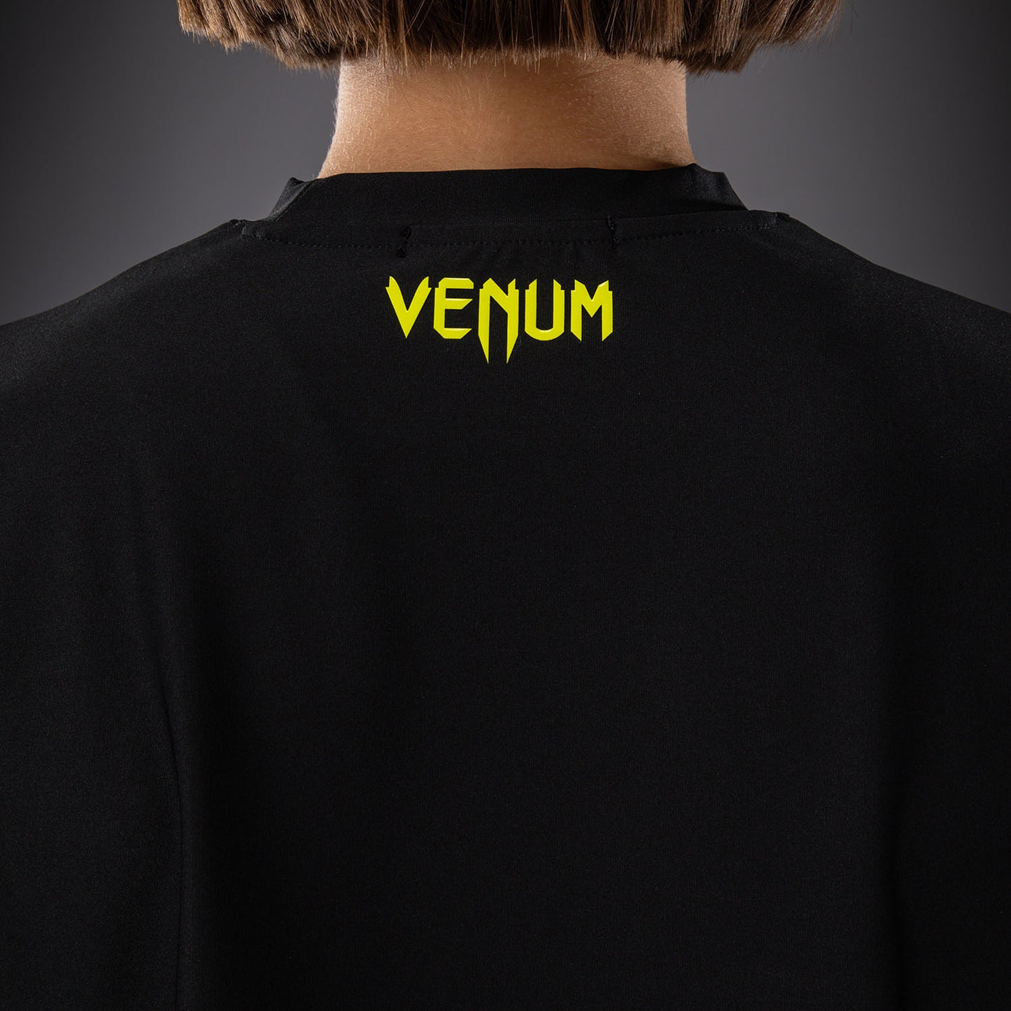 Venum Lazer レディース ドライテックTシャツ - ブラック/イエロー