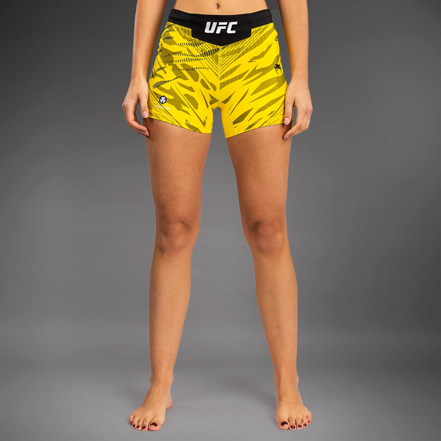 UFC Fusion by Venum Authentic Fight Night ヴァレトゥードショーツ（女性用、フィットコルト） - イエロー