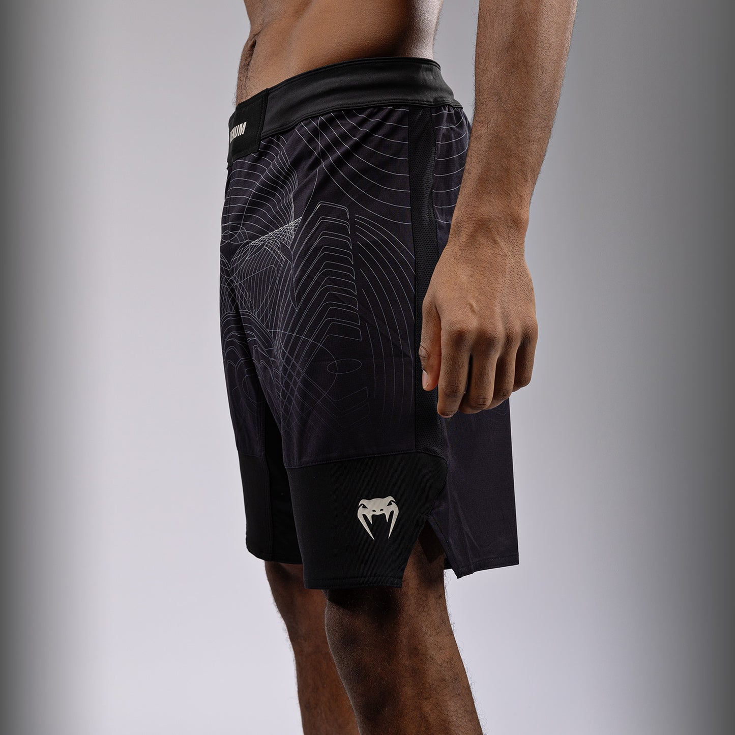 Venum G-Fit Air ファイトショーツ メンズ - ディープブラック/デザートサンド