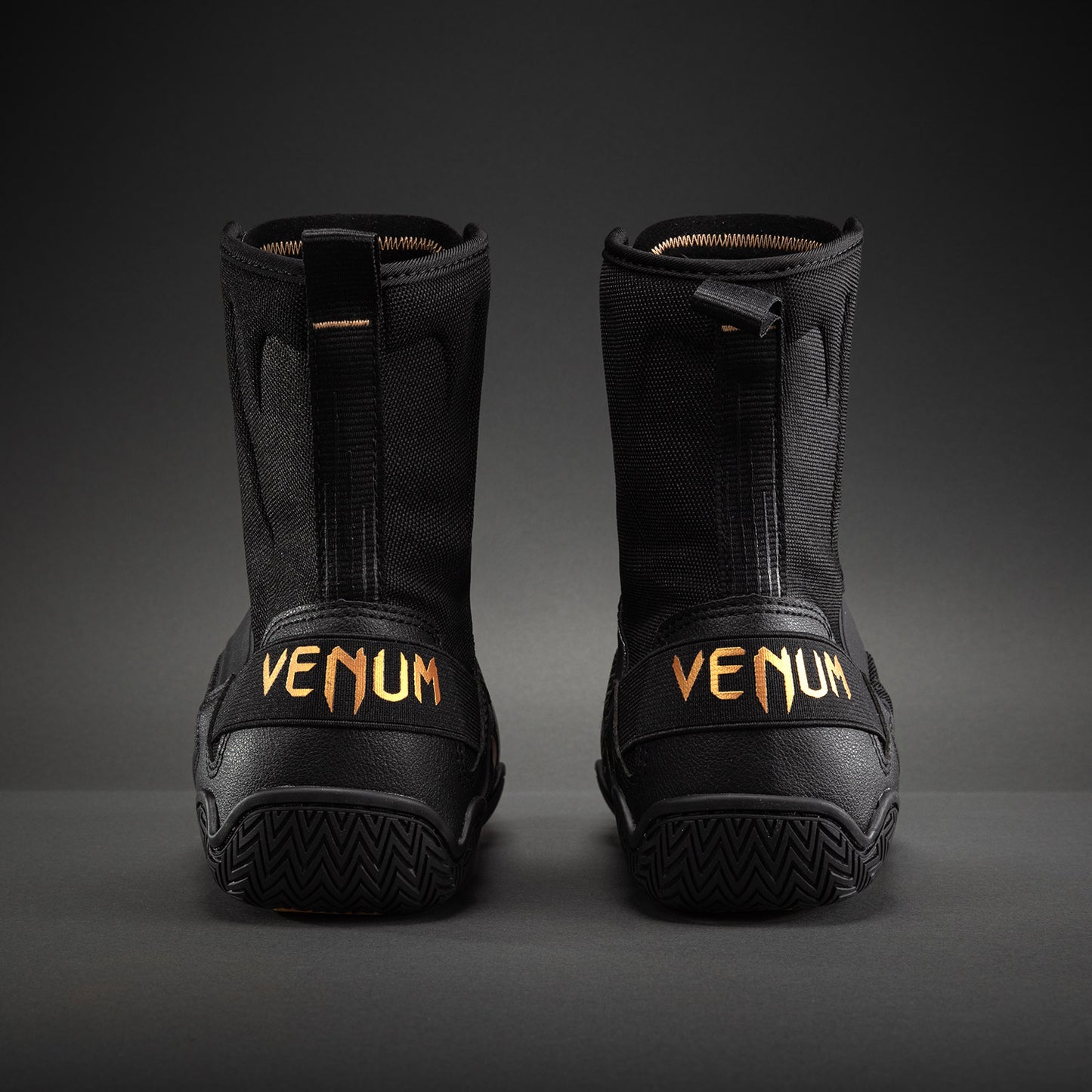 Venum Elite Neo ボクシングシューズ – ブラック/ゴールド