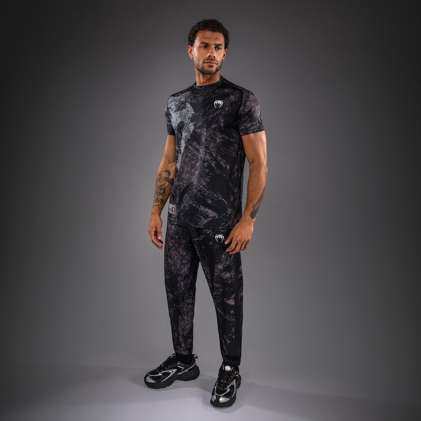 Venum Rage & Workout ドライテックTシャツ - ブラック/グレー