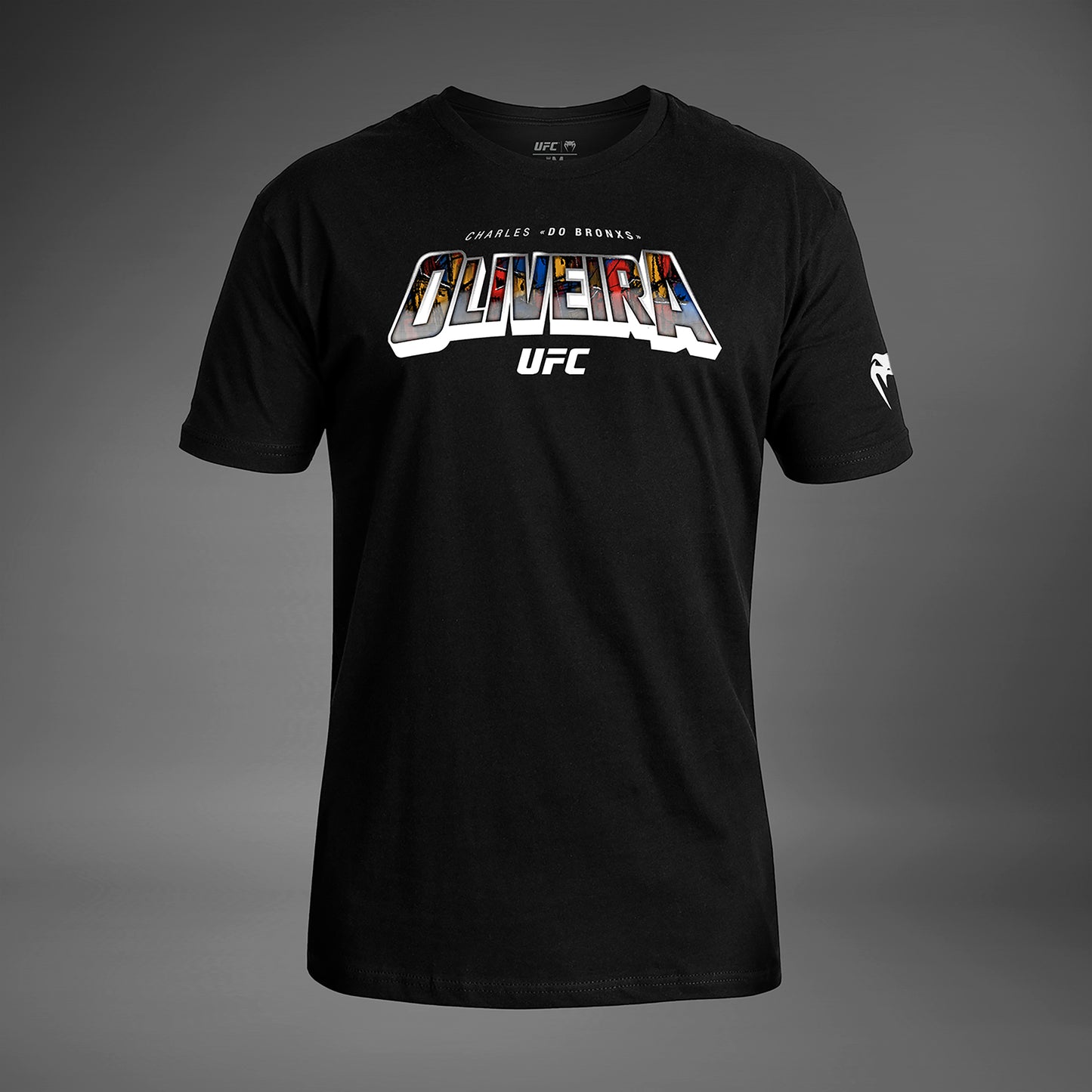 UFC Unrivaled by Venum Charles Oliveira 男性 Tシャツ - ブラック