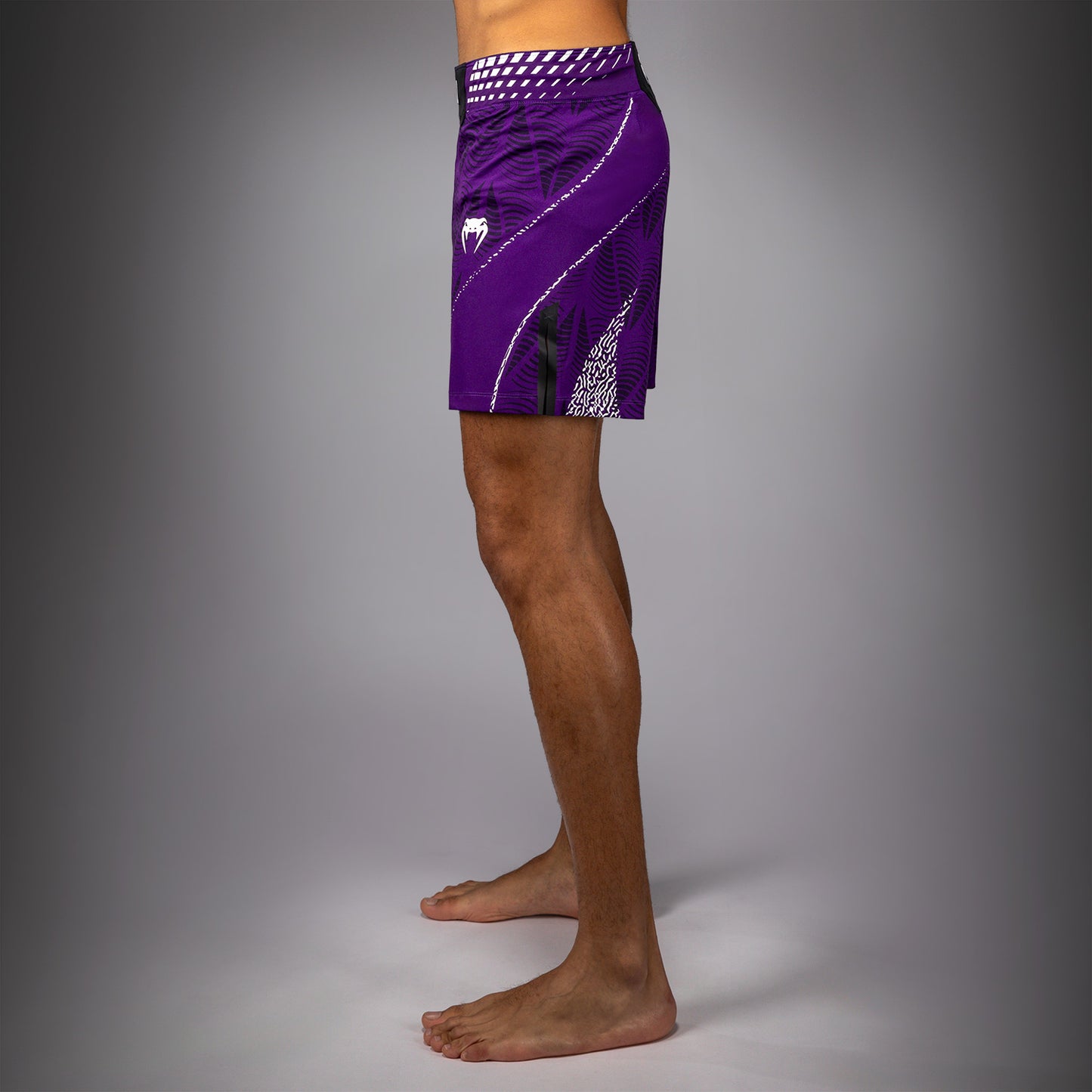 UFC Zenith by Venum Authentic Fight Night ショートフィットファイトショーツ メンズ - パープル