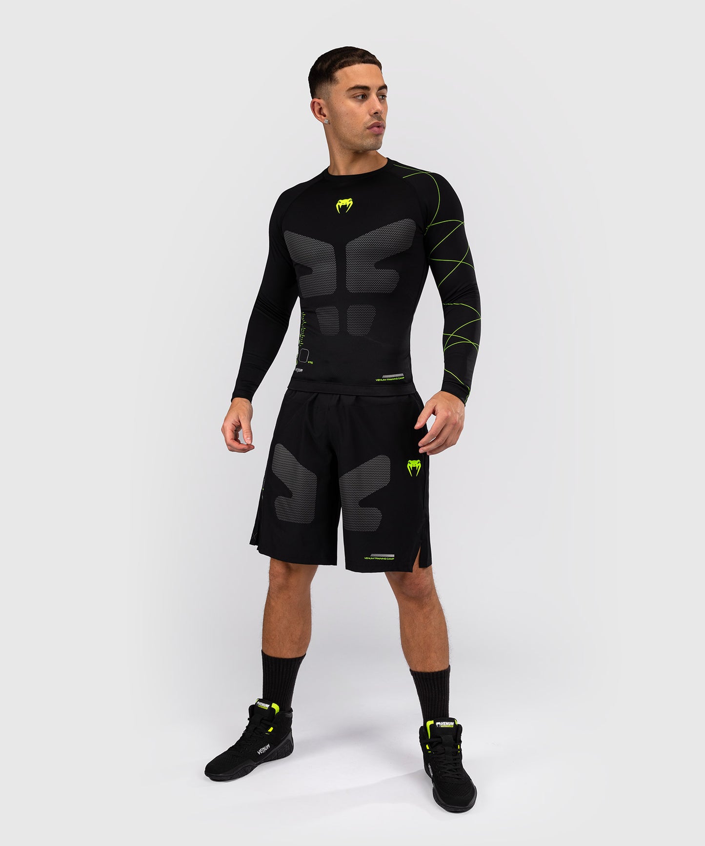 Venum Training Camp 4.0 メンズ・ロングスリーブ・ラッシュガード - ブラック／ネオングリーン
