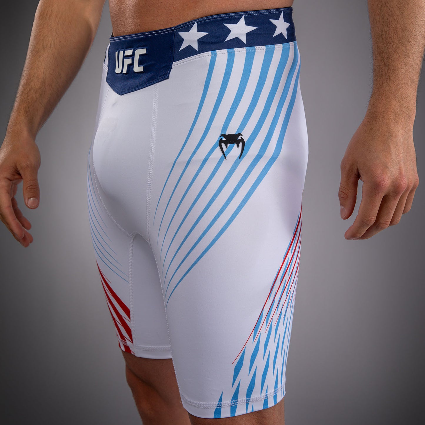 UFC Freedom 250 by Venum メンズ Custom Authentic Fight Night ヴァーリトゥード ショーツ - ホワイト