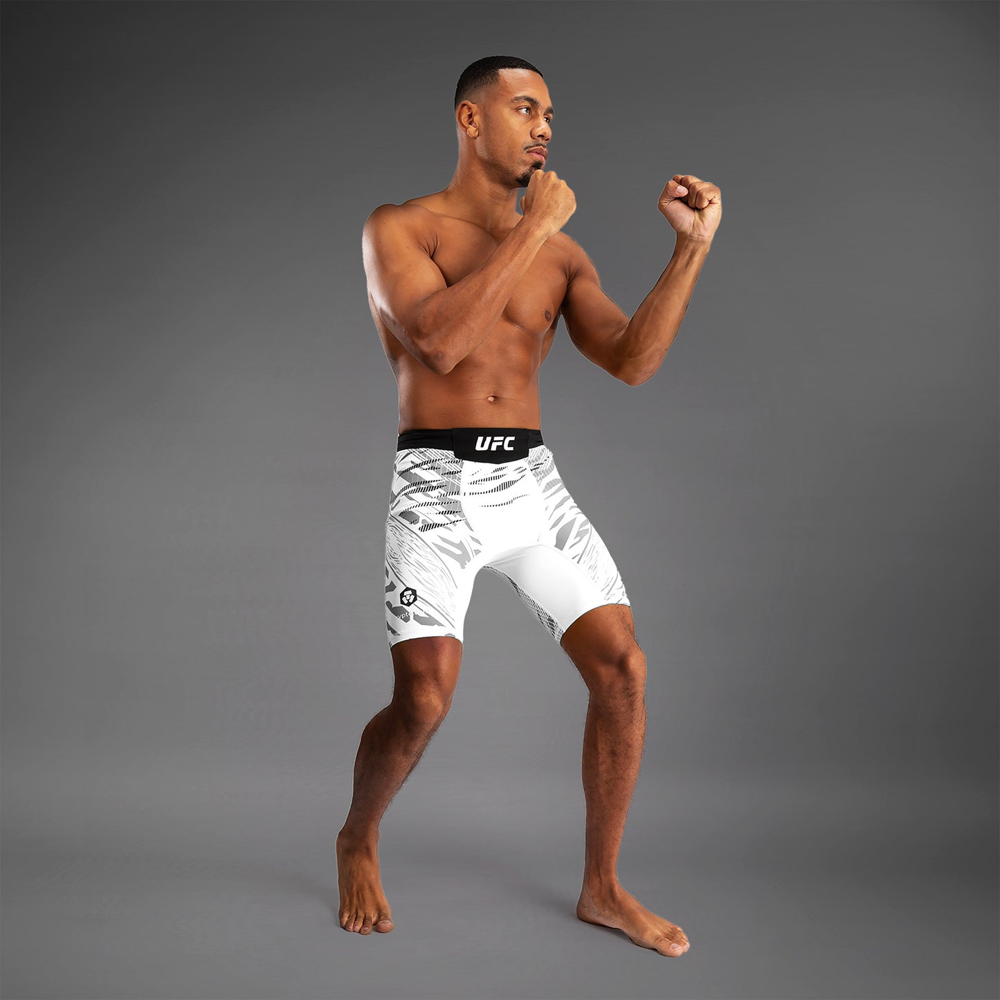 UFC Fusion by Venum Authentic Fight Night ヴァレトゥードショーツ（男性用） - ホワイト