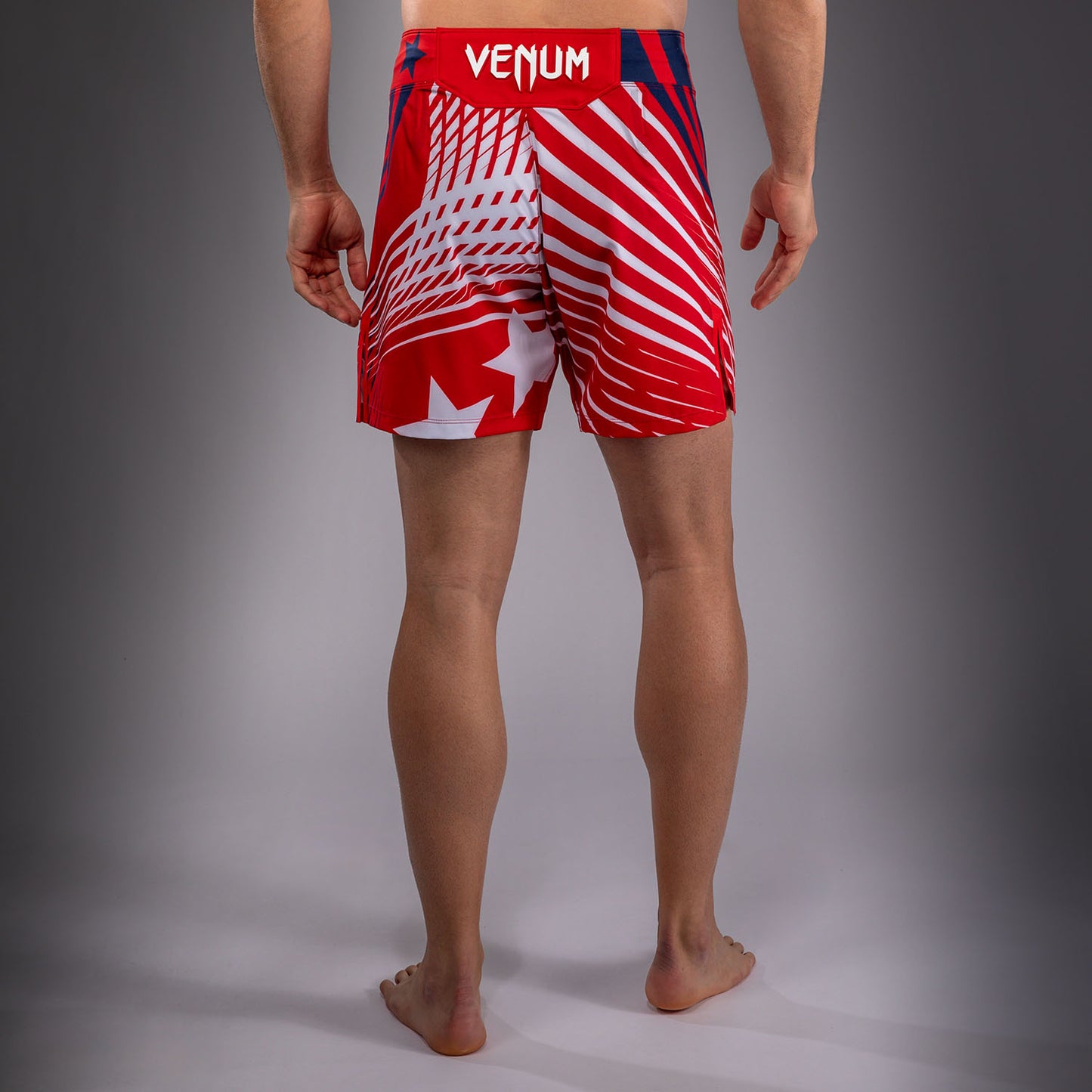 UFC Freedom 250 by Venum メンズ Custom Authentic Fight Night ファイトショーツ ショートフィット - レッド