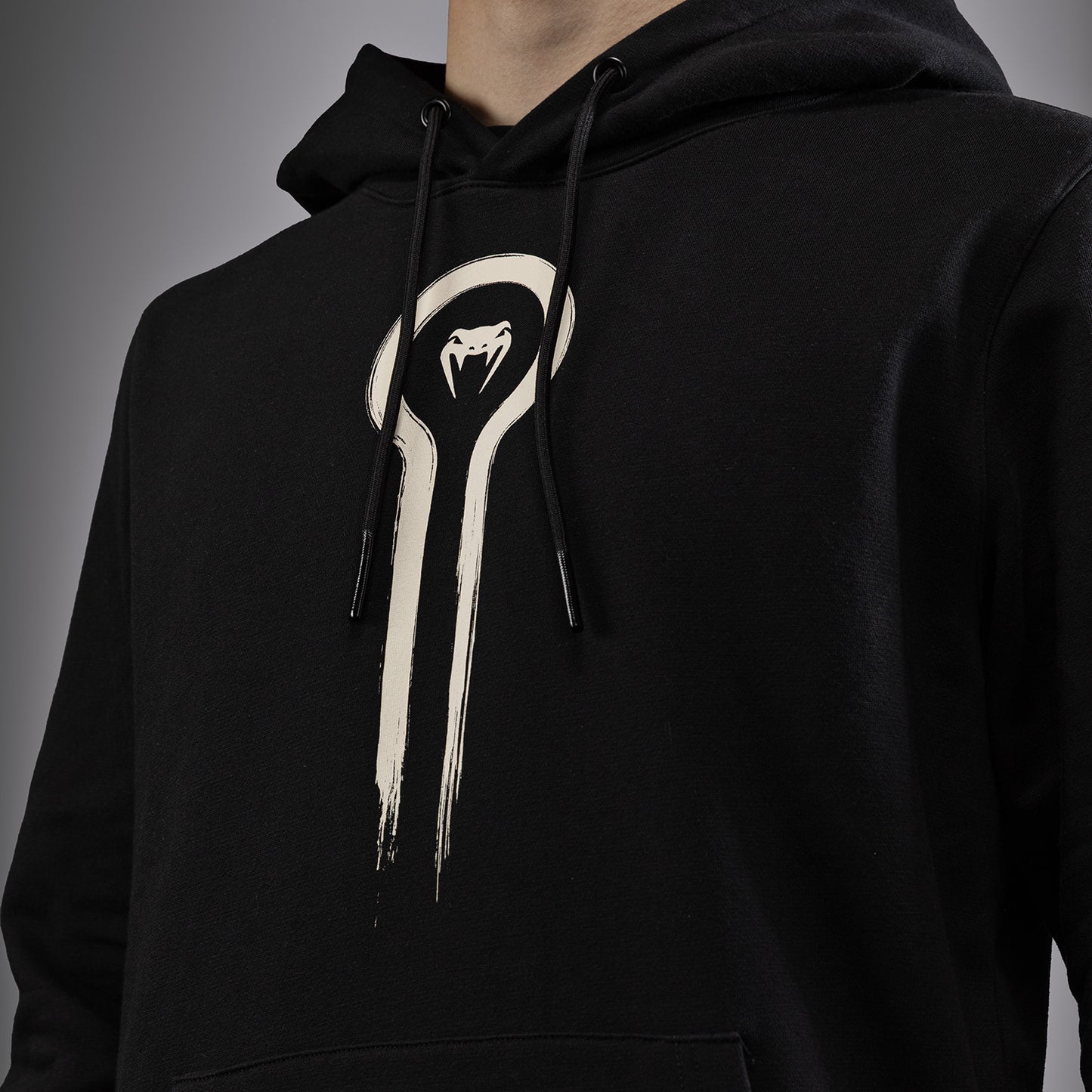 Venum x Assassin’s Creed Shadows パーカー - ブラック