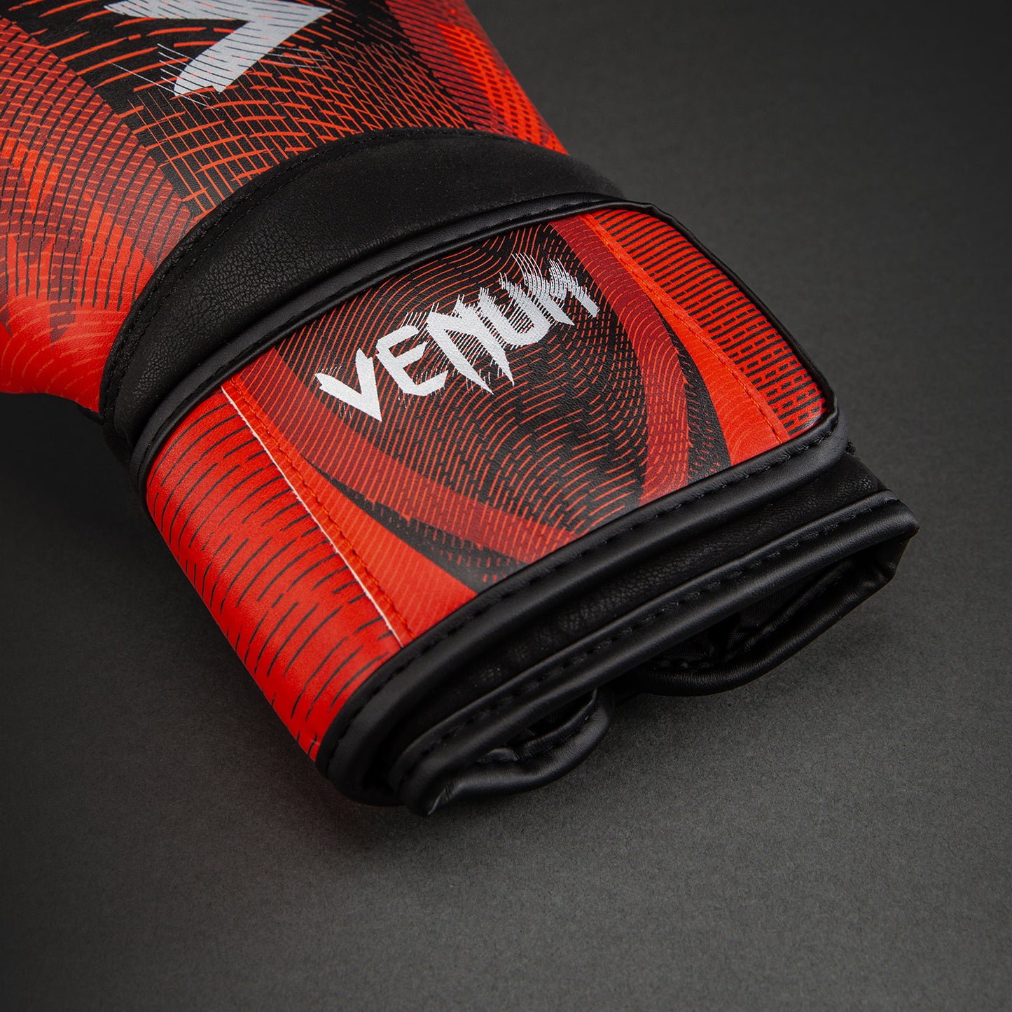 Venum Galactic 3.0 ボクシンググローブ - レッド/シルバー