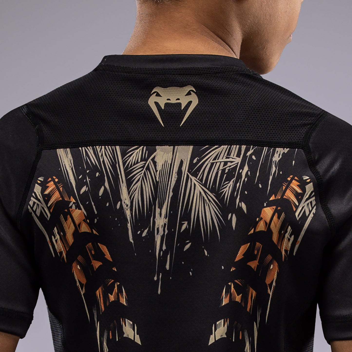 Venum Tiger キッズ 半袖ラッシュガード - ブラック/ネオンオレンジ