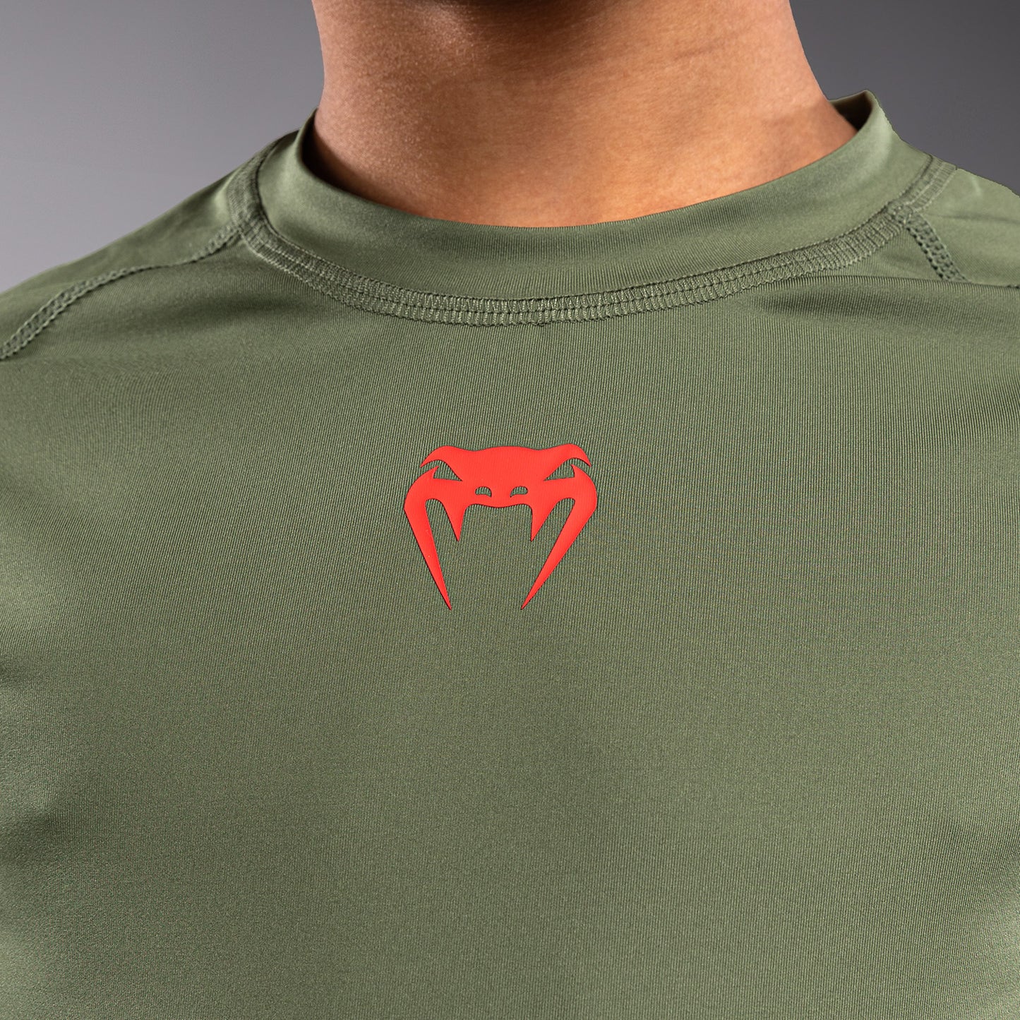 Venum Contender Kids Rashguards ロングスリーブ - アーミーグリーン/オレンジ