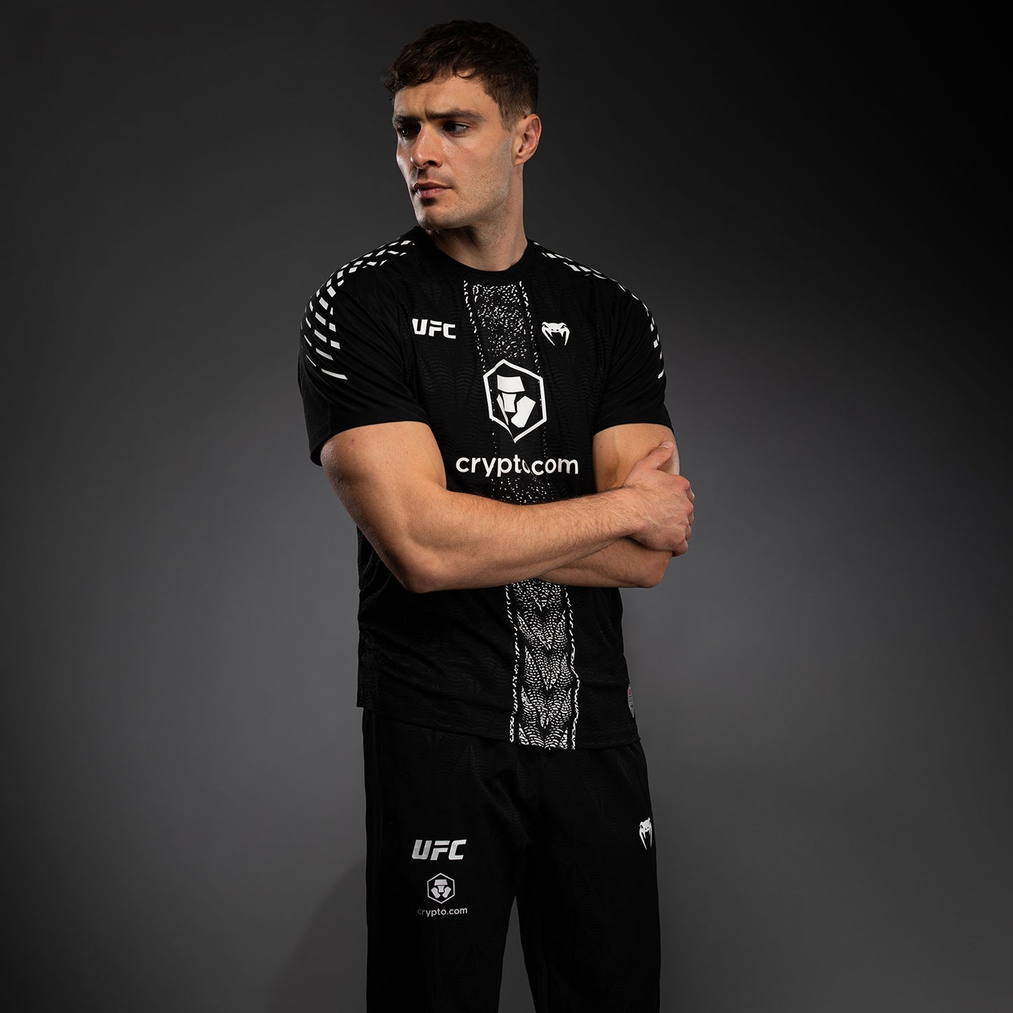 UFC Zenith by Venum Authentic Fight Night ウォークアウトジャージ オフィシャル メンズ - ブラック