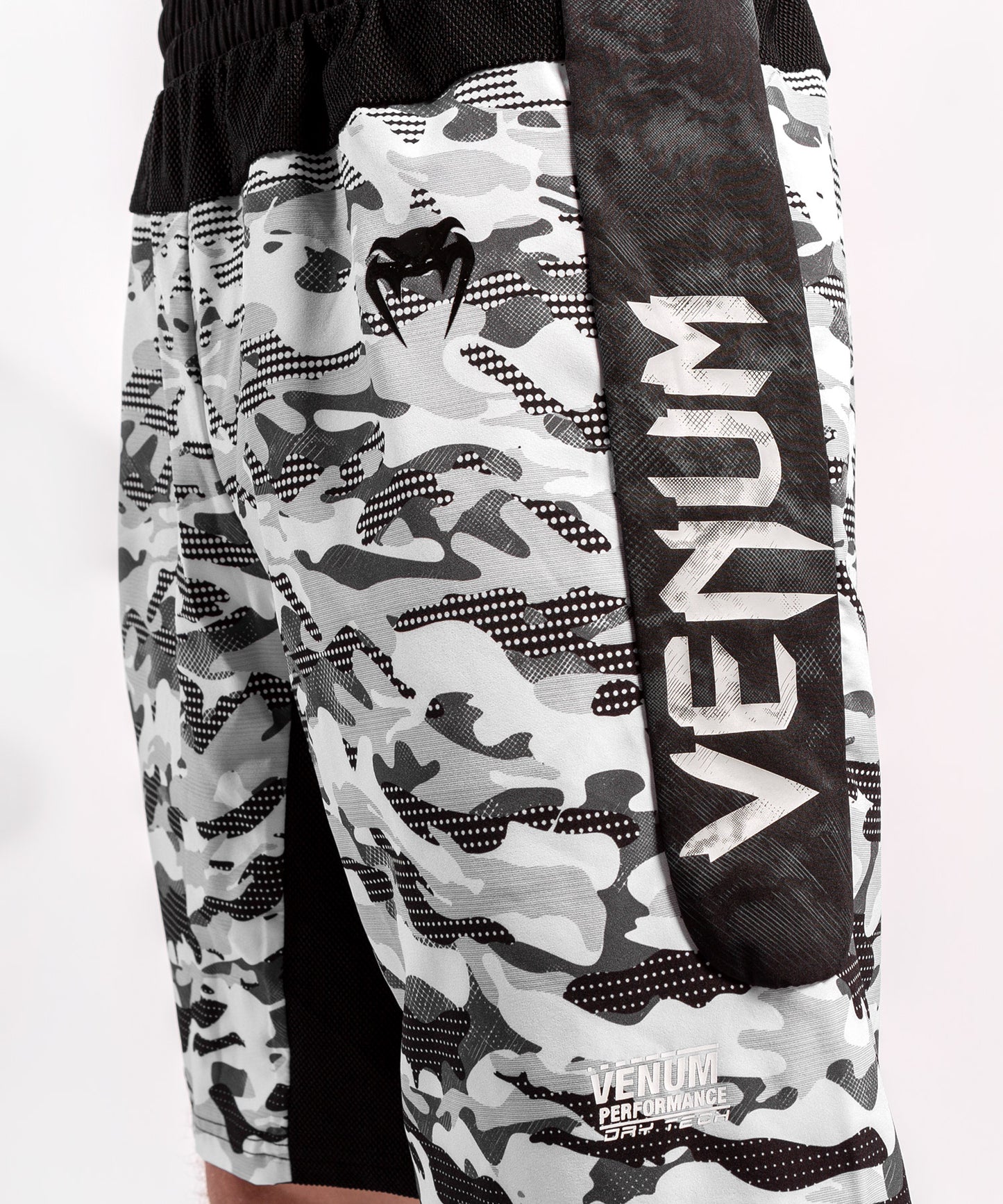 Venum Defender トレーニングショーツ - アーバン・カモ