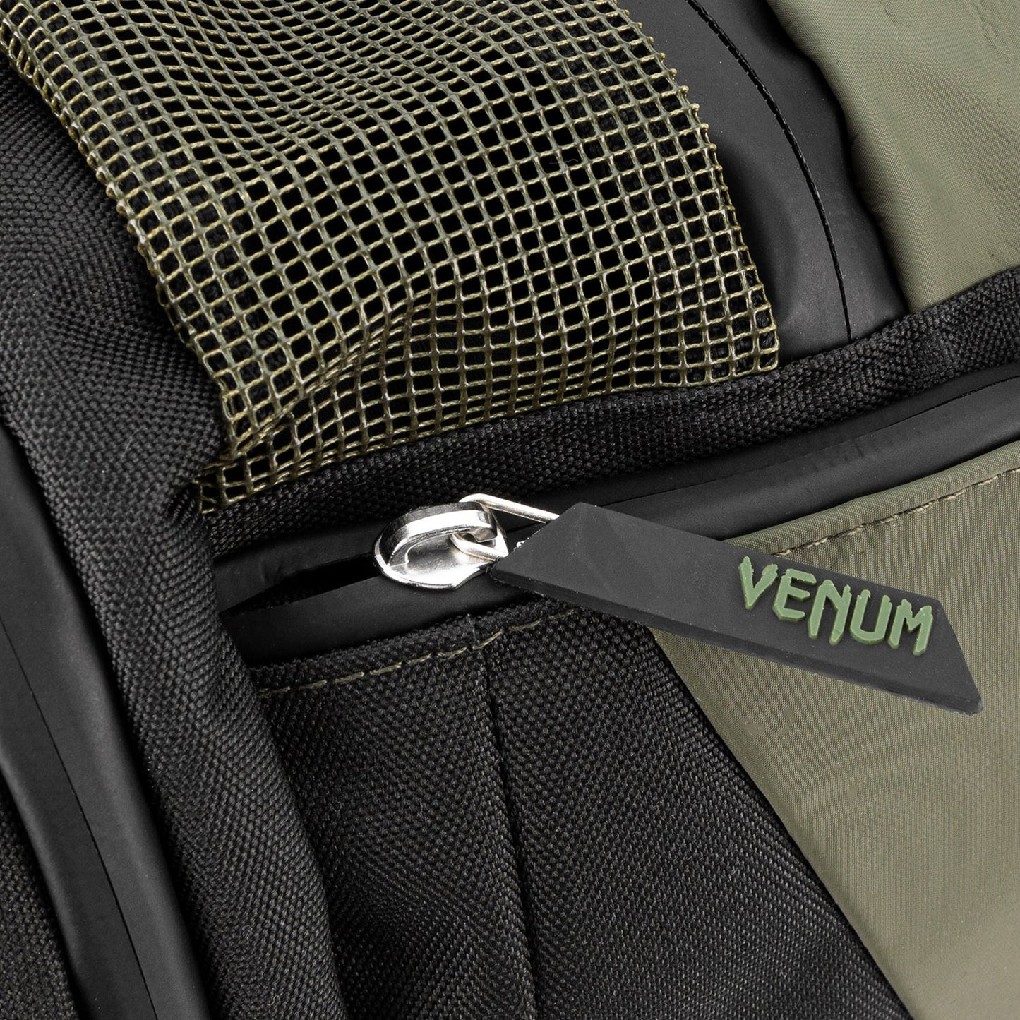Venum Trainer Lite Evo スポーツバッグ - カーキ/ブラック