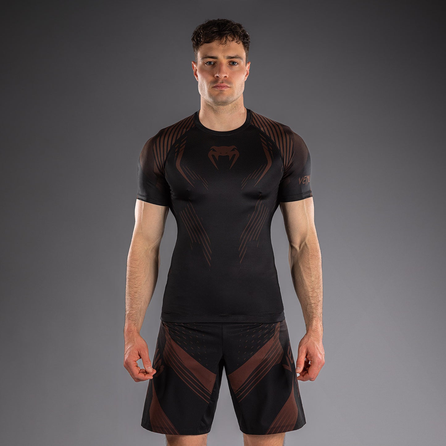 Venum No-Gi 6.0 半袖ラッシュガード - ブラック/ブラウン