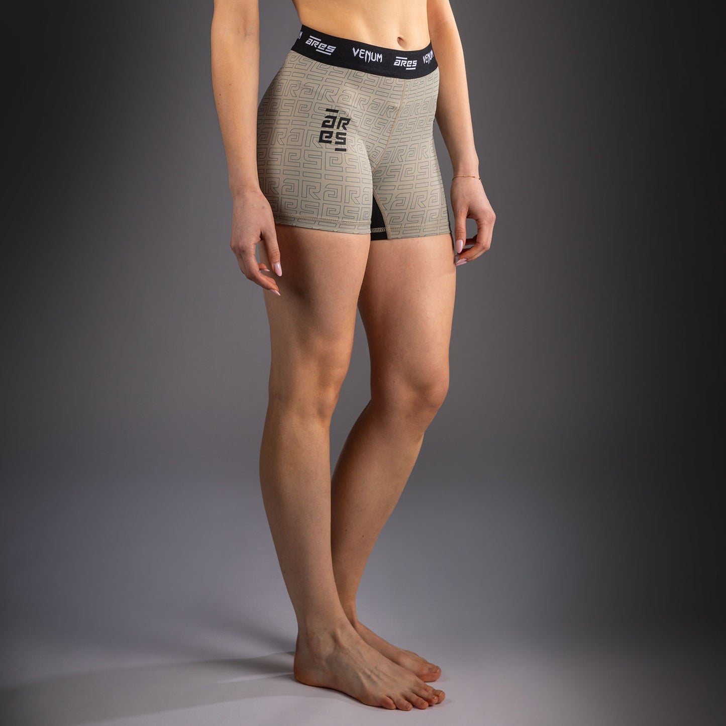 Venum x Ares 2.0 レディース トレーニングショーツ – サンド