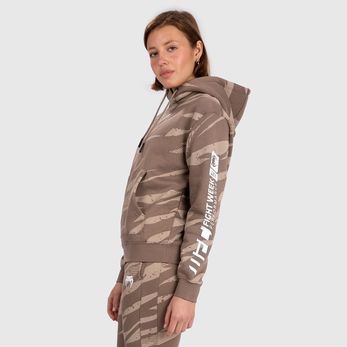UFC Adrenaline By Venum Fight Week - 女性用プルオーバーパーカー - Desert Camo