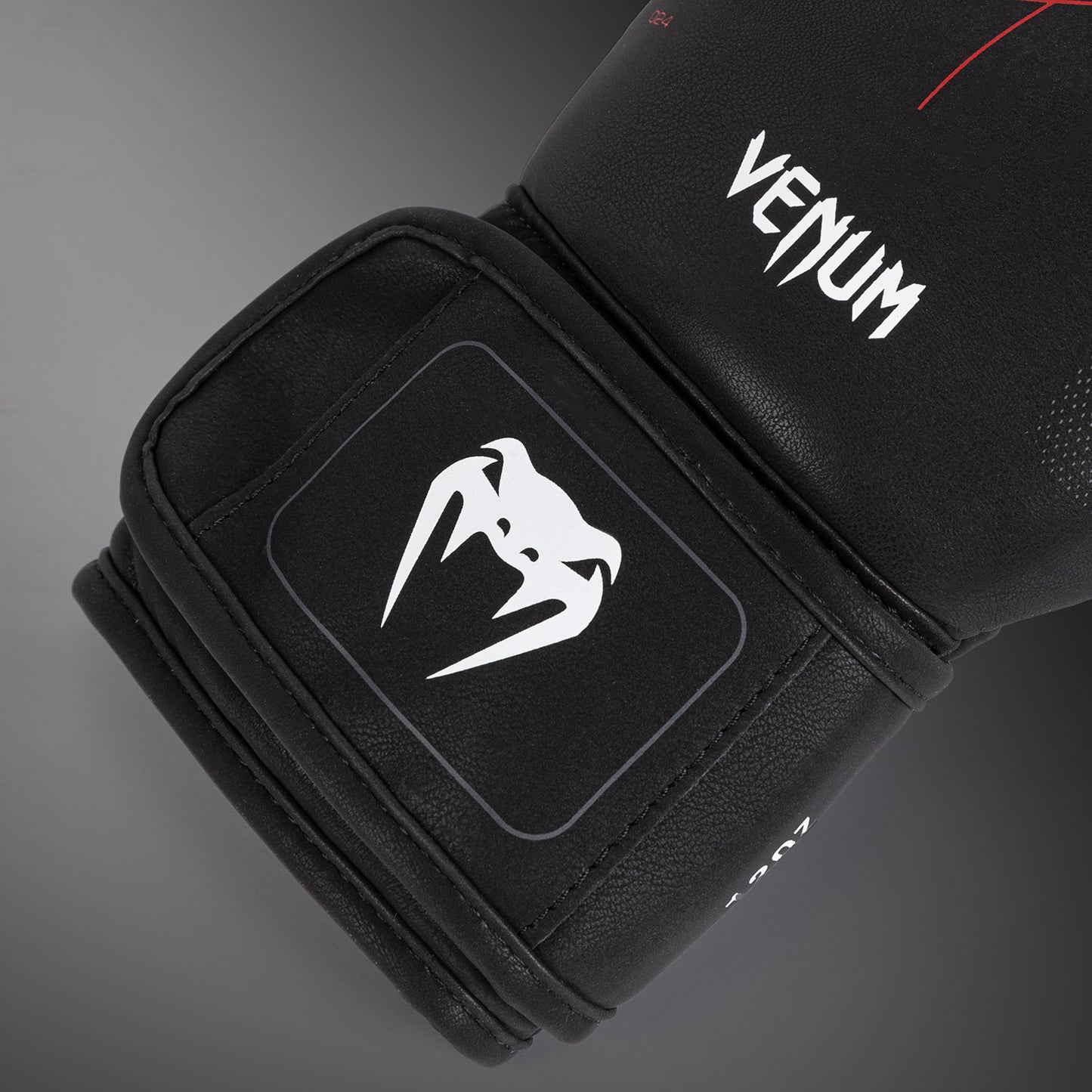 Venum Tactical XT ボクシンググローブ - ブラック/ファイヤーレッド