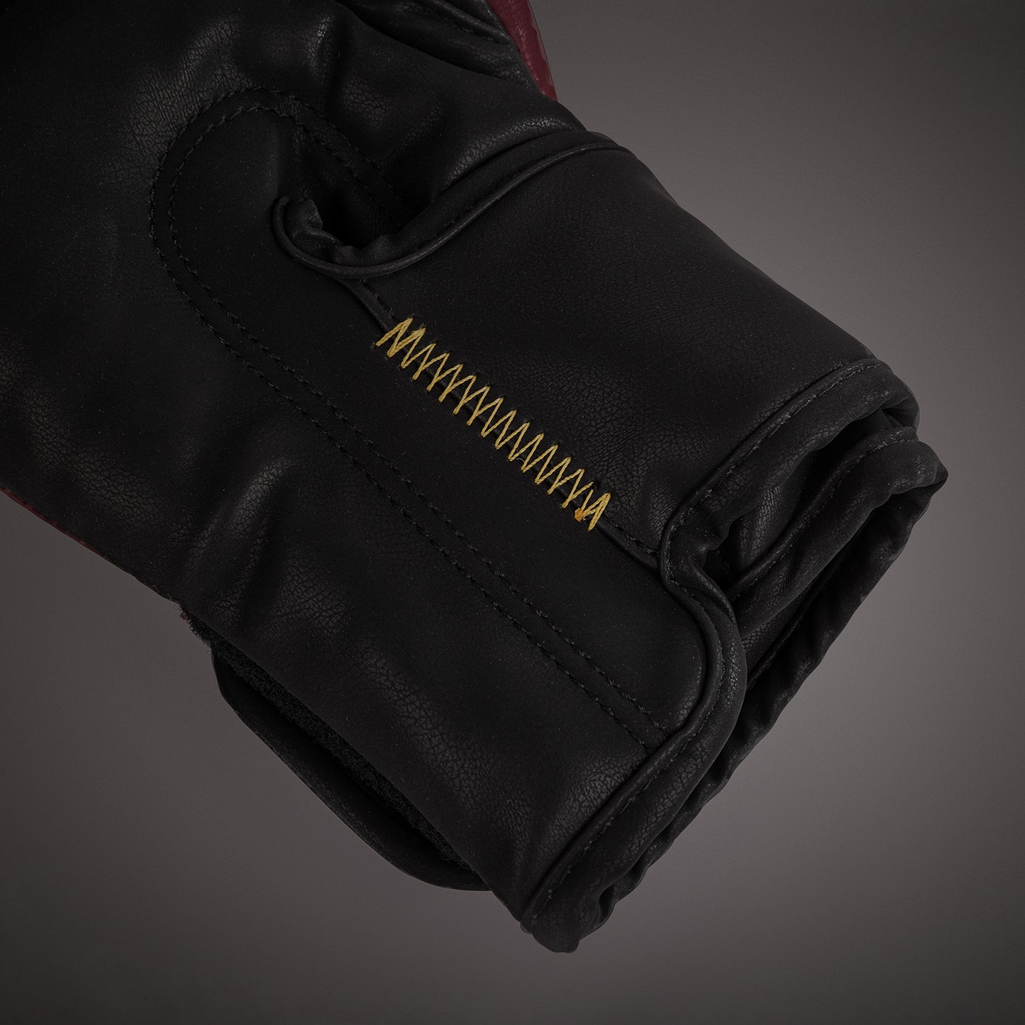 Venum Tactical XT ボクシンググローブ - ブラック/バーガンディ/ゴールド