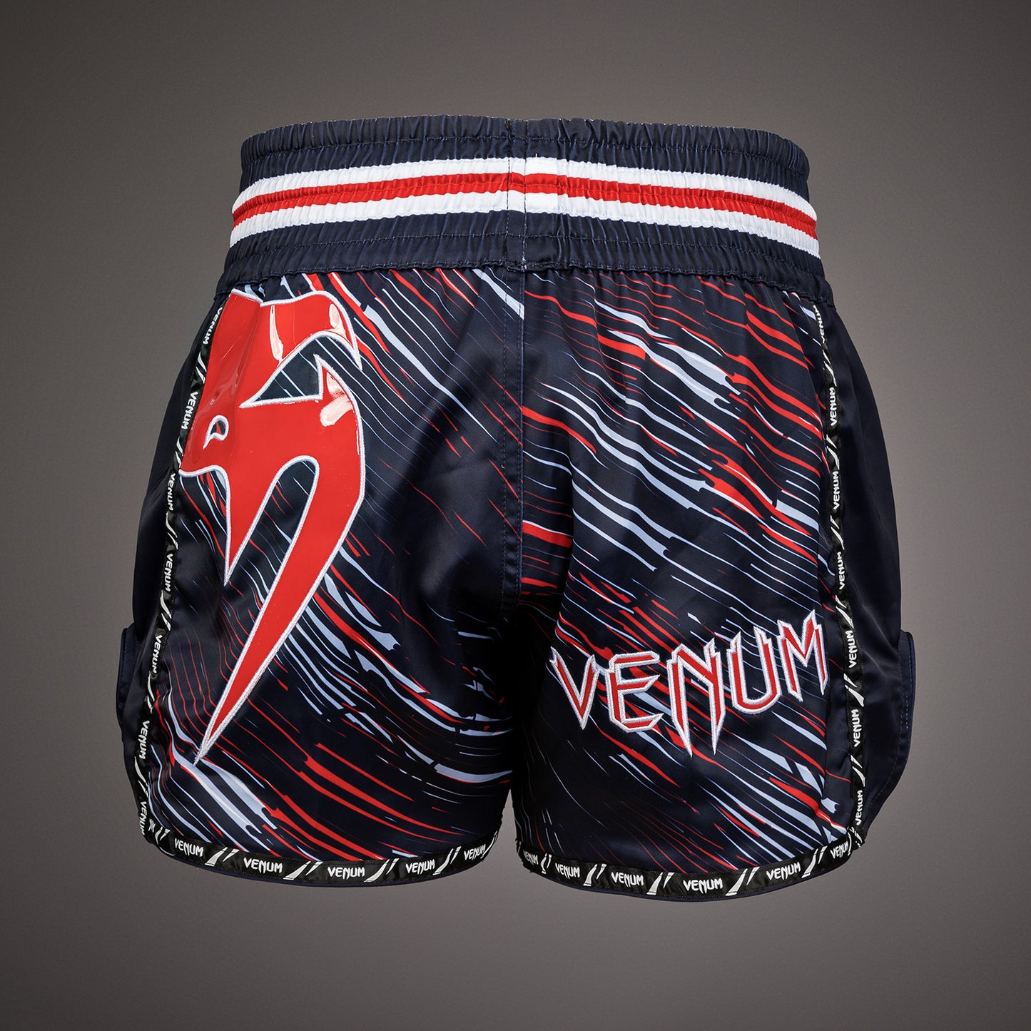 Venum Giant ムエタイ・ショーツ - レッド