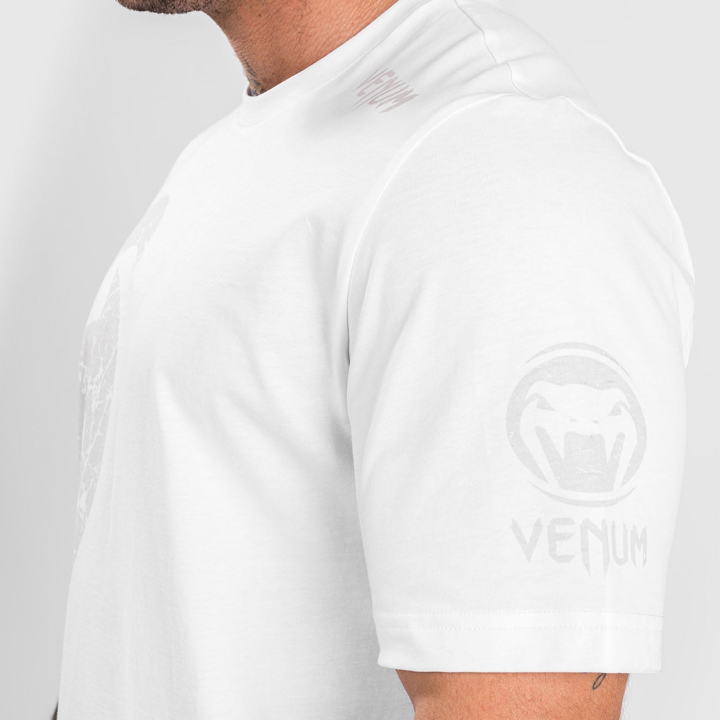 Venum Giant Tシャツ レギュラーフィット - ホワイト