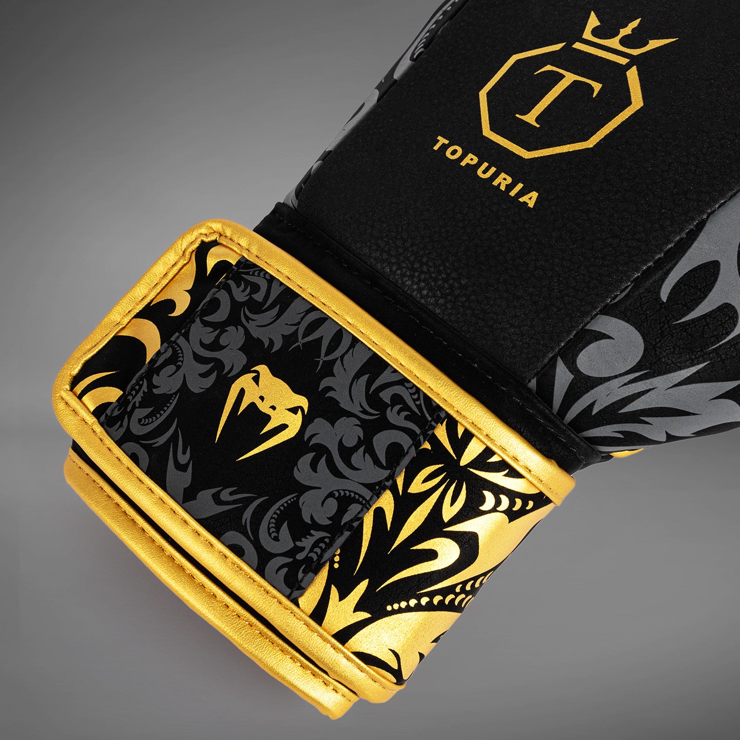 Venum x Topuria Unmatched Edition ボクシング グローブ - ブラック/ゴールド