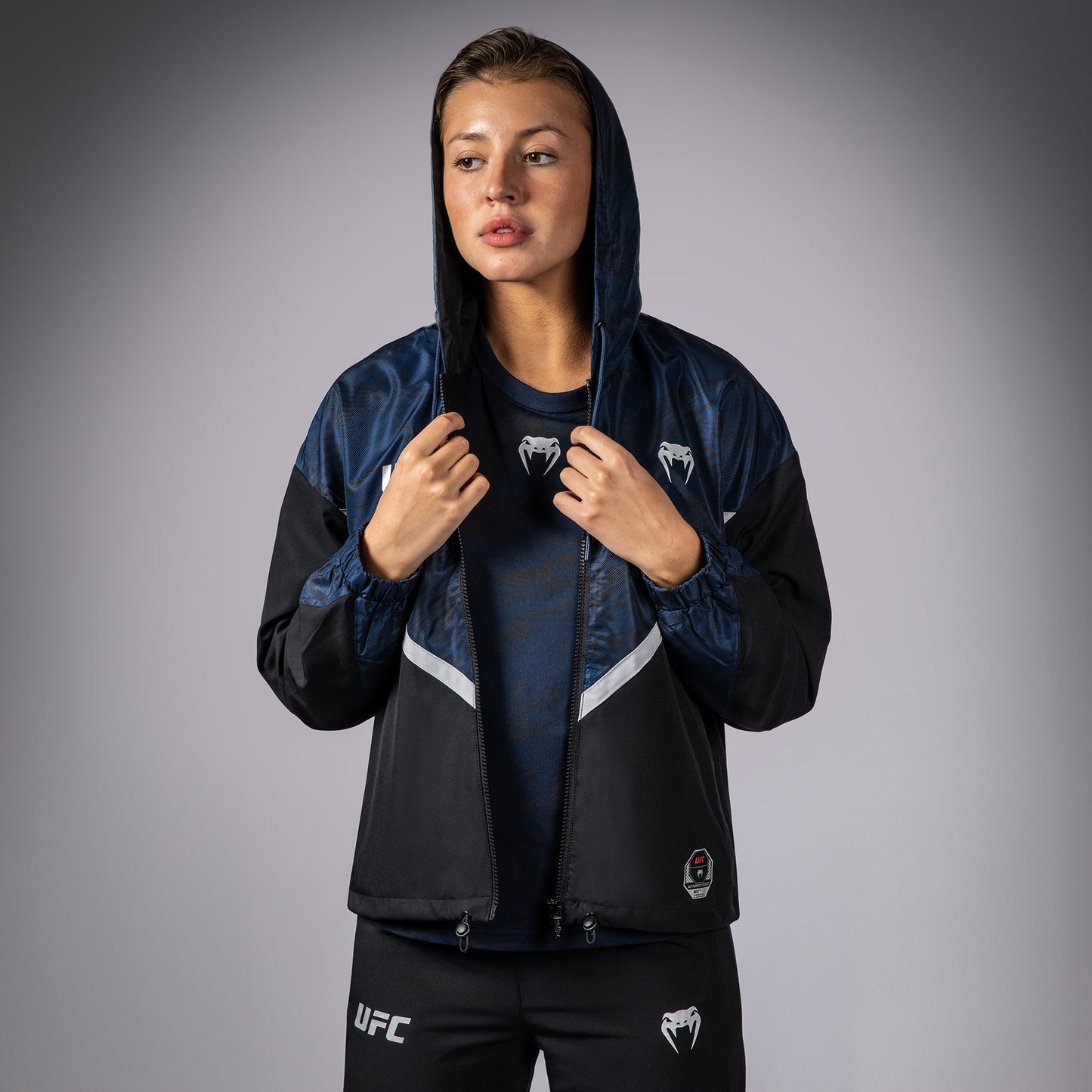 UFC Fusion by Venum Fight Week ジップ付きスウェットシャツ（女性用） - オーシャニックブルー