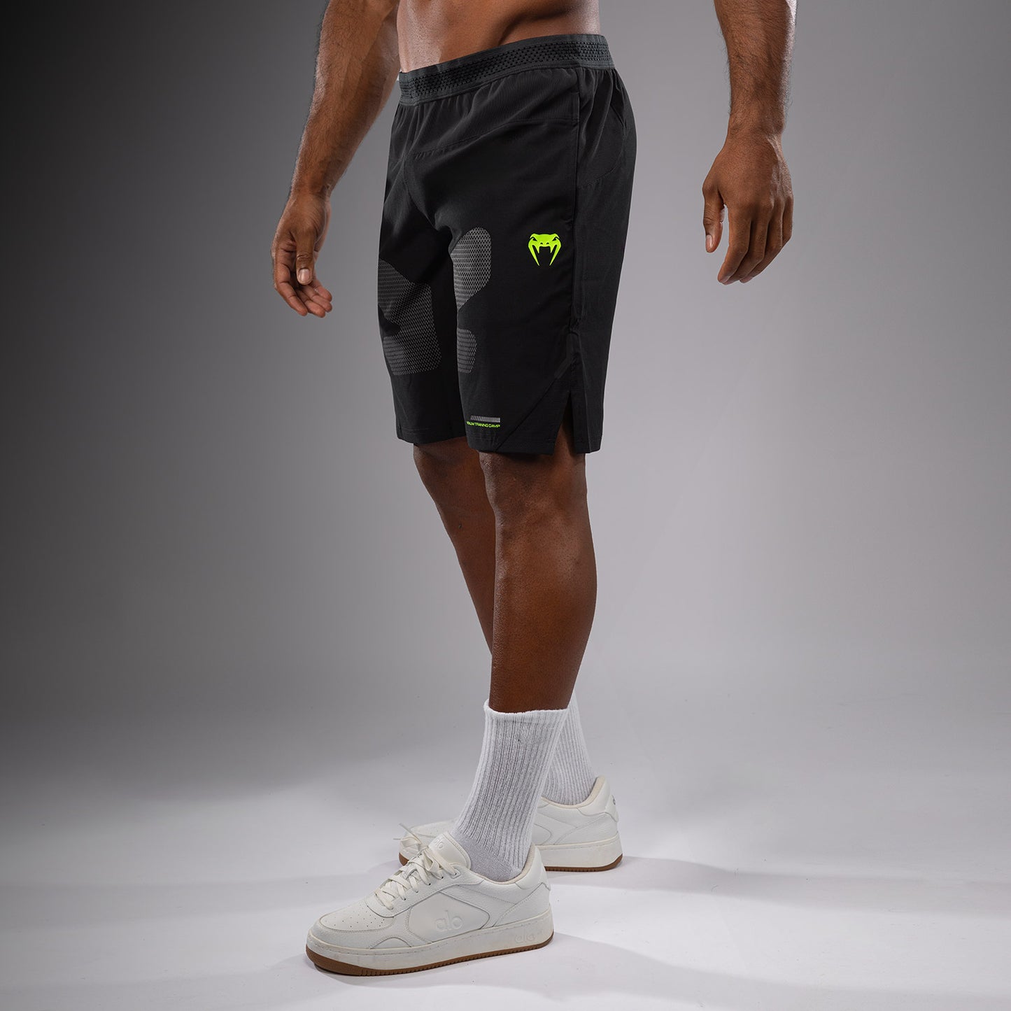 Venum Training Camp 4.0 メンズ・トレーニングショーツ - ブラック／ネオングリーン