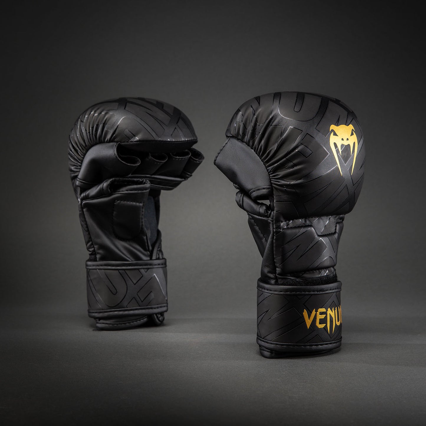 Venum Contender 1.5 XT 3D スパーリンググローブ - ブラック/ゴールド