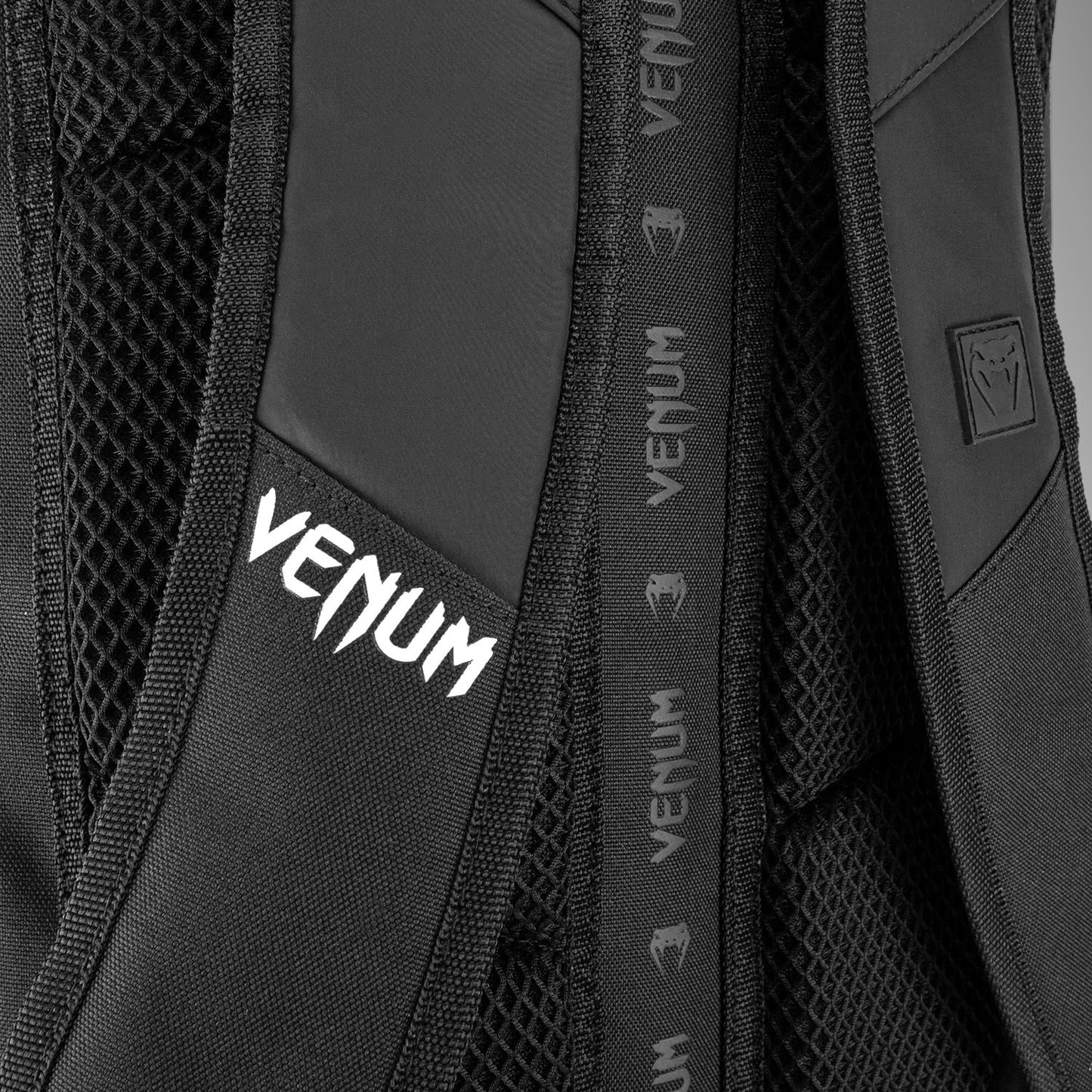 Venum Challenger Xtrem Evo バックパック- ブラック/ホワイト