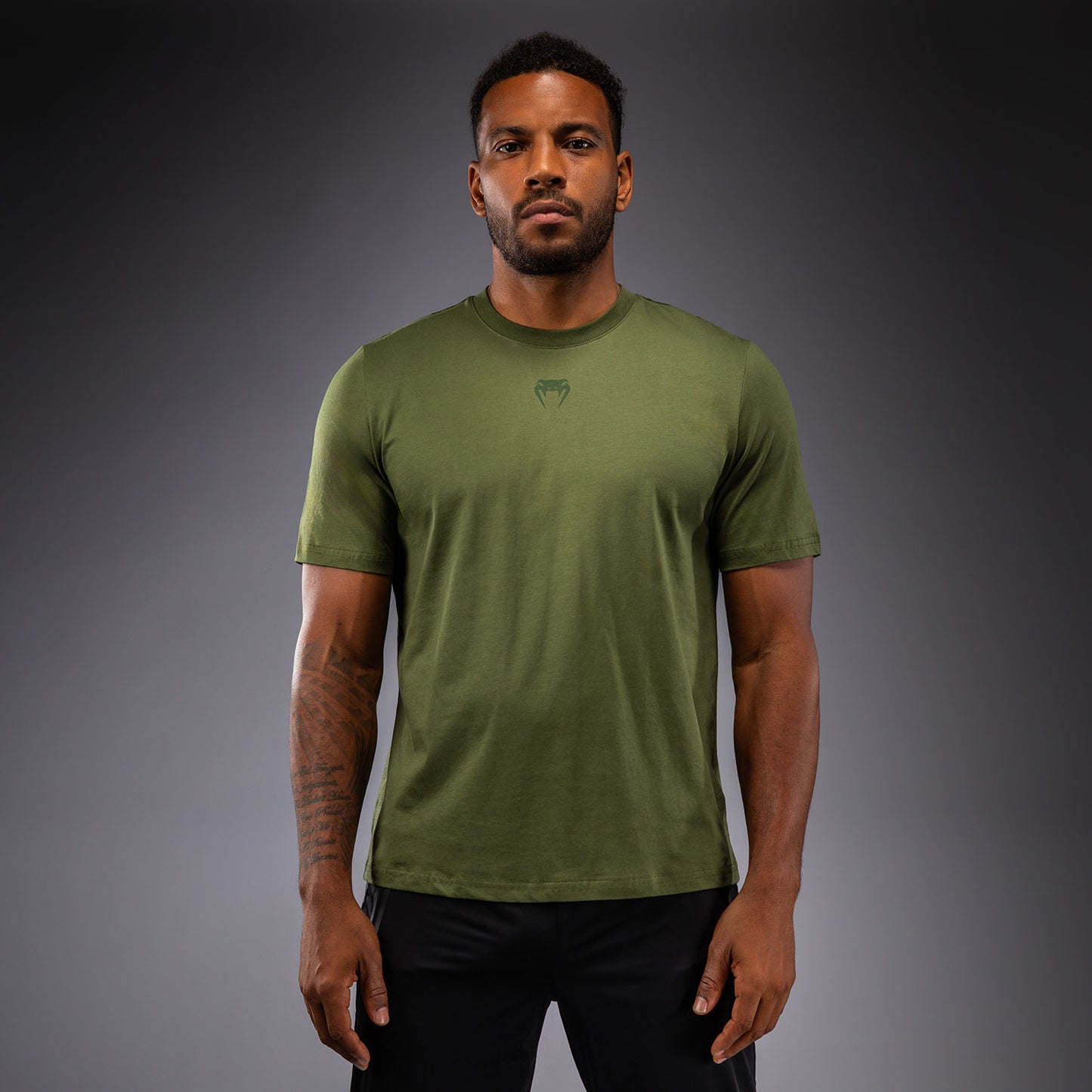 Venum Naga Tシャツ – カーキ