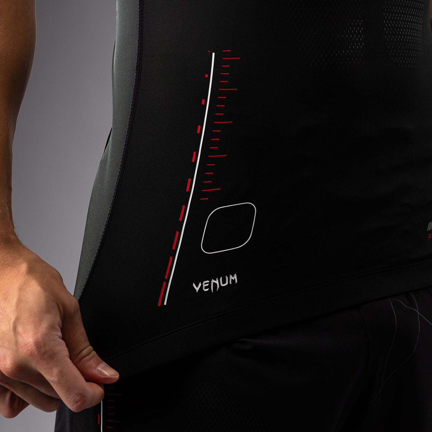 Venum Tactical XT メンズ・ショートスリーブ・ラッシュガード - ブラック／ファイヤーレッド