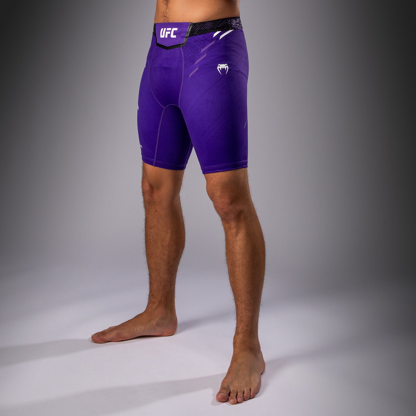 UFC Adrenaline by Venum Authentic Fight Night ヴァレトゥードショーツ（男性用） - パープル