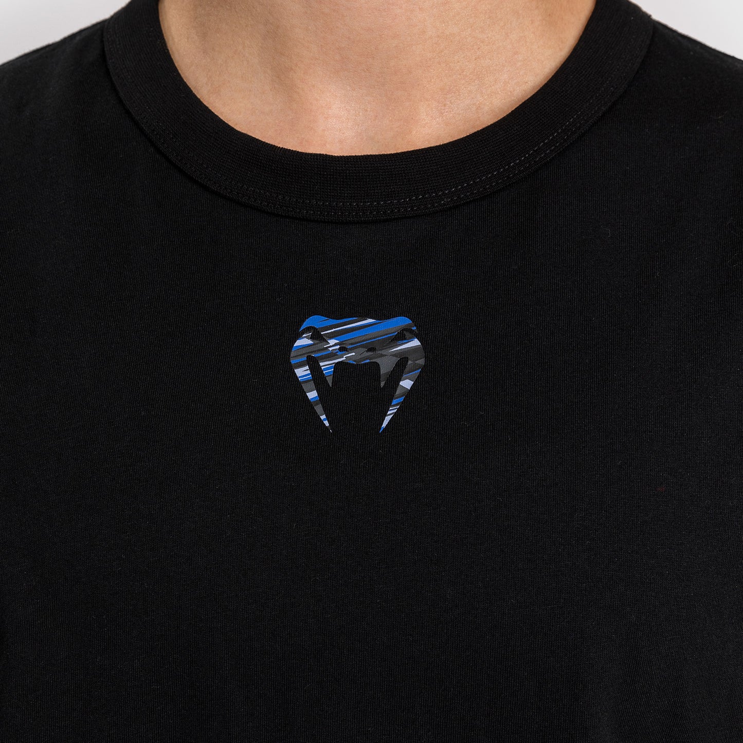 Venum Abyss  ウィメンズ Tシャツ - ディープ・ブラック