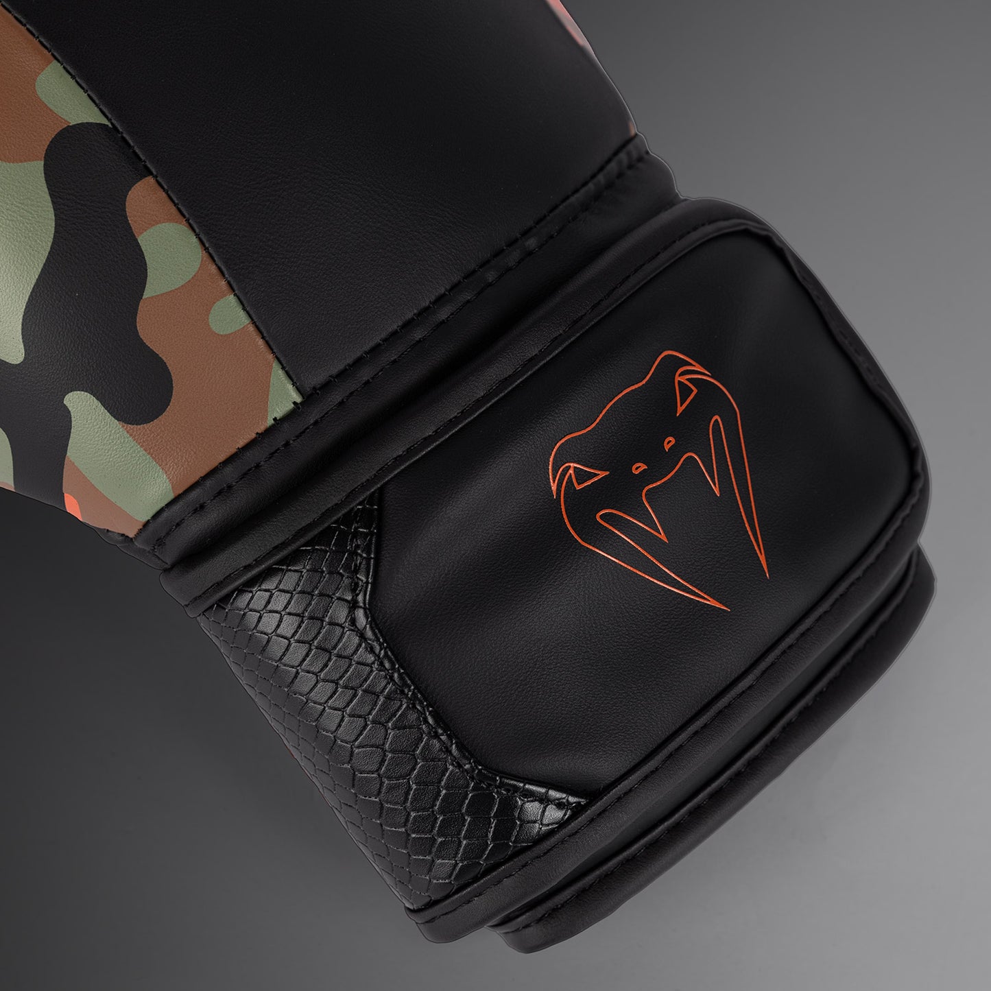 Venum Jungle Ops ボクシンググローブ - キャニオン・カモ