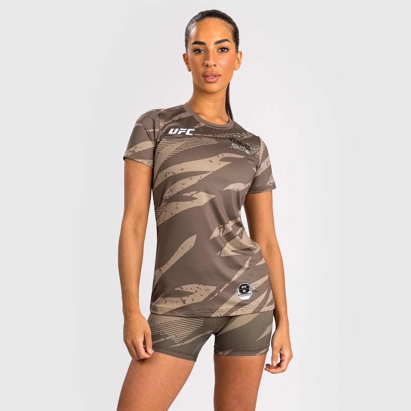 UFC Adrenaline By Venum Fight Week 女性用ドライテックTシャツ - Desert Camo