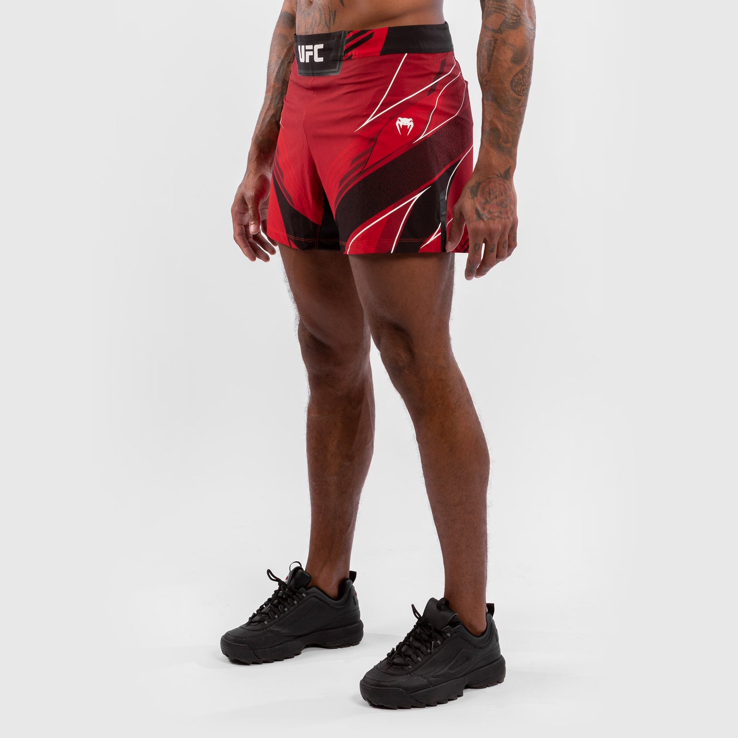 Venum UFC Authentic Fight Night メンズショーツ – レッド