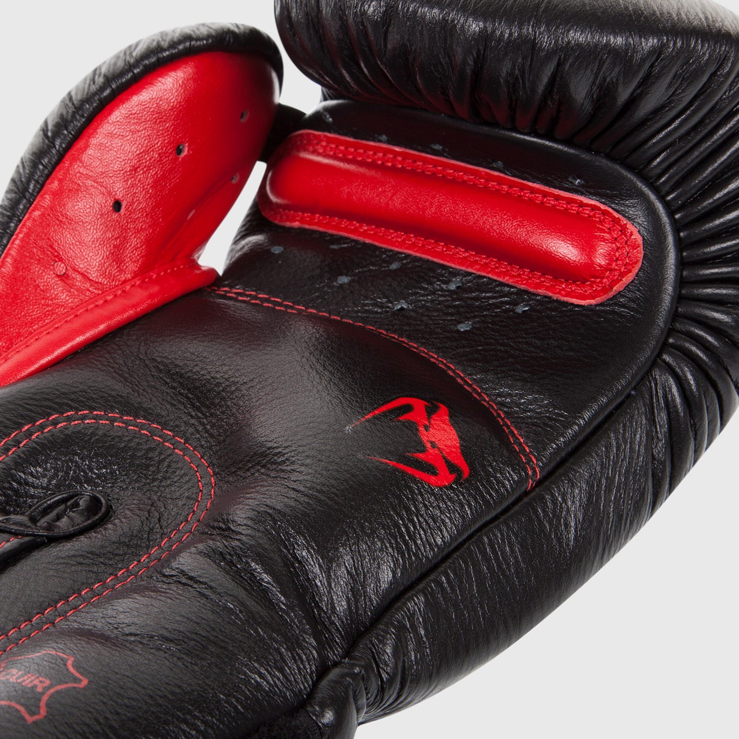 Venum Giant 3.0 ボクシンググローブ - ナッパレザー