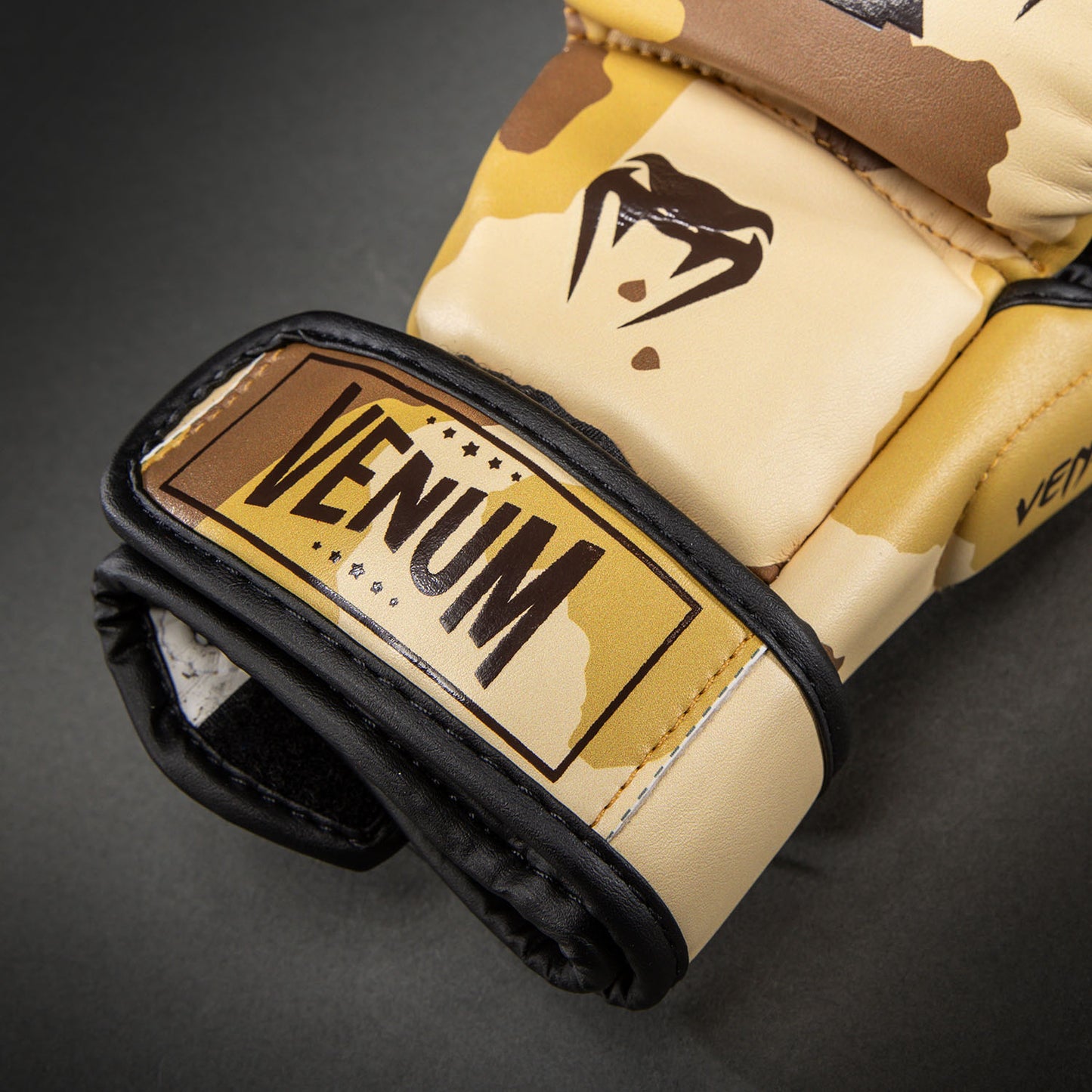 Venum Elite カモ スパーリンググローブ - ライトベージュ/ブラウン
